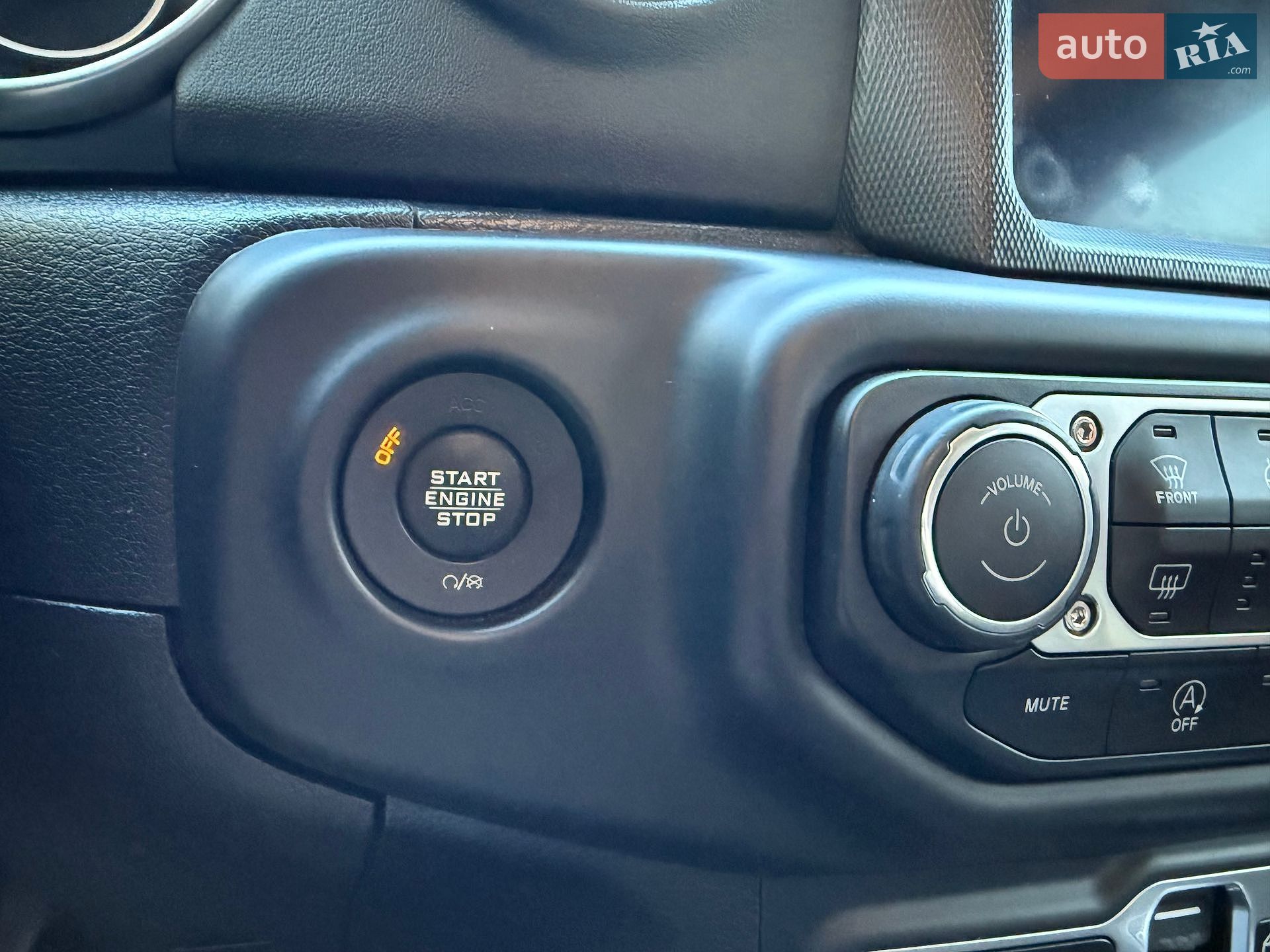 Jeep Wrangler 2018 VIN 1C4HJXEN7JW236298 фото оголошення 16 з 55