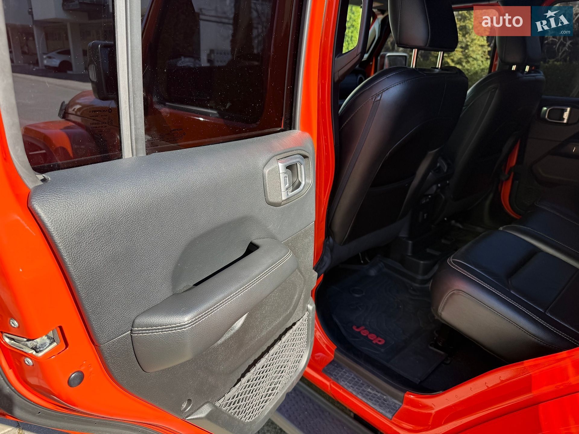 Jeep Wrangler 2018 VIN 1C4HJXEN7JW236298 фото оголошення 28 з 55