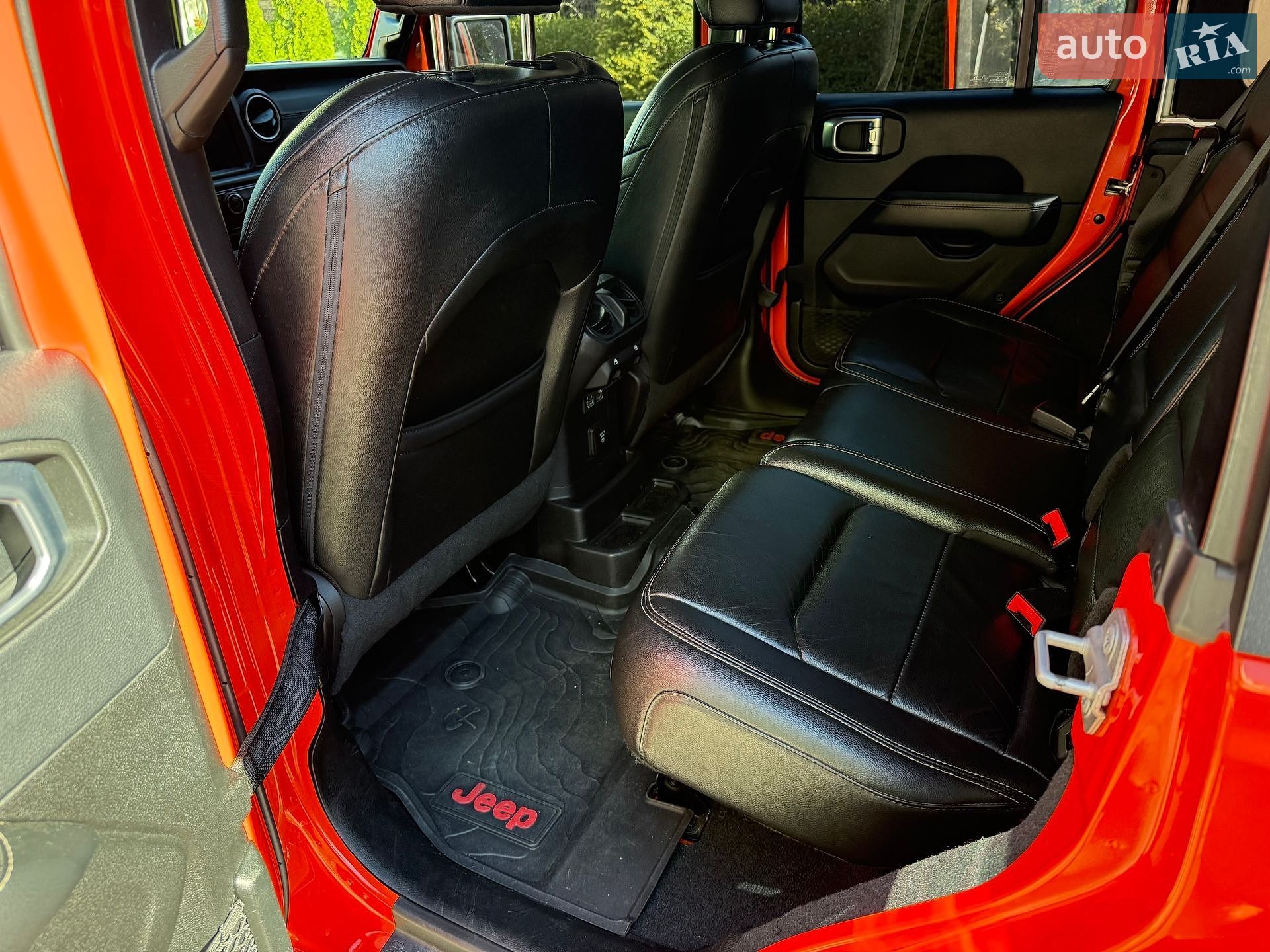 Jeep Wrangler 2018 VIN 1C4HJXEN7JW236298 фото оголошення 29 з 55