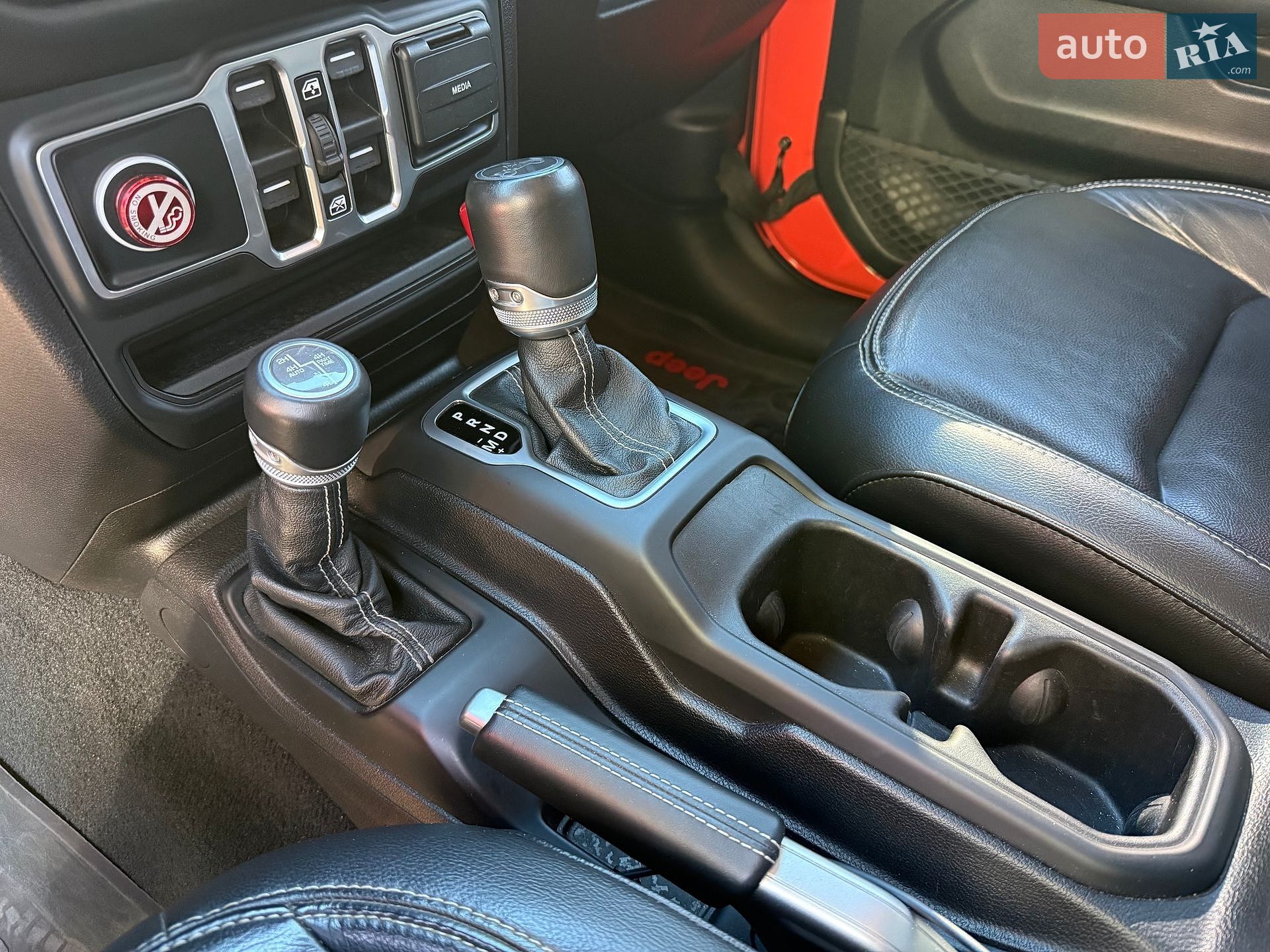 Jeep Wrangler 2018 VIN 1C4HJXEN7JW236298 фото оголошення 37 з 55
