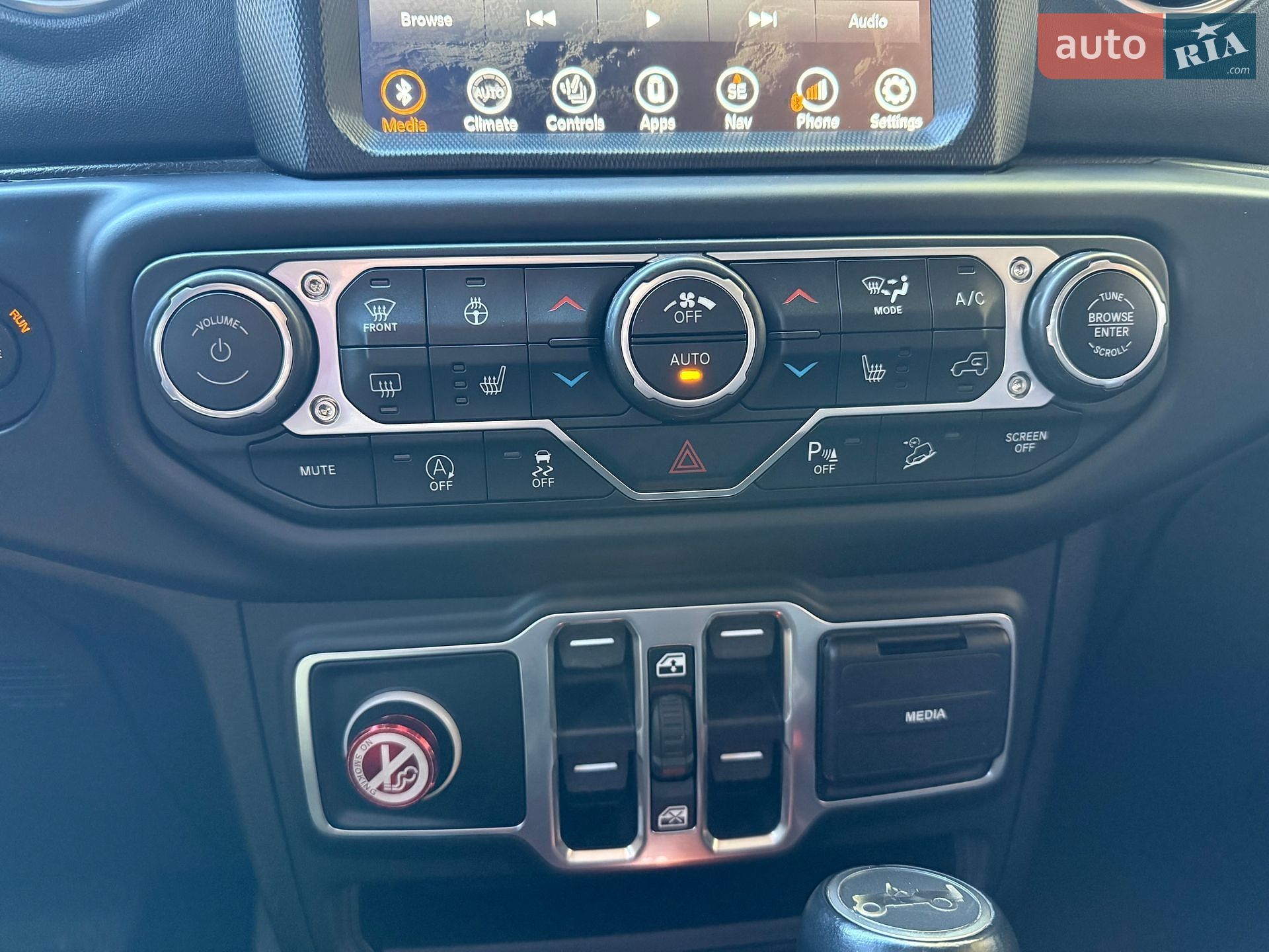 Jeep Wrangler 2018 VIN 1C4HJXEN7JW236298 фото оголошення 42 з 55