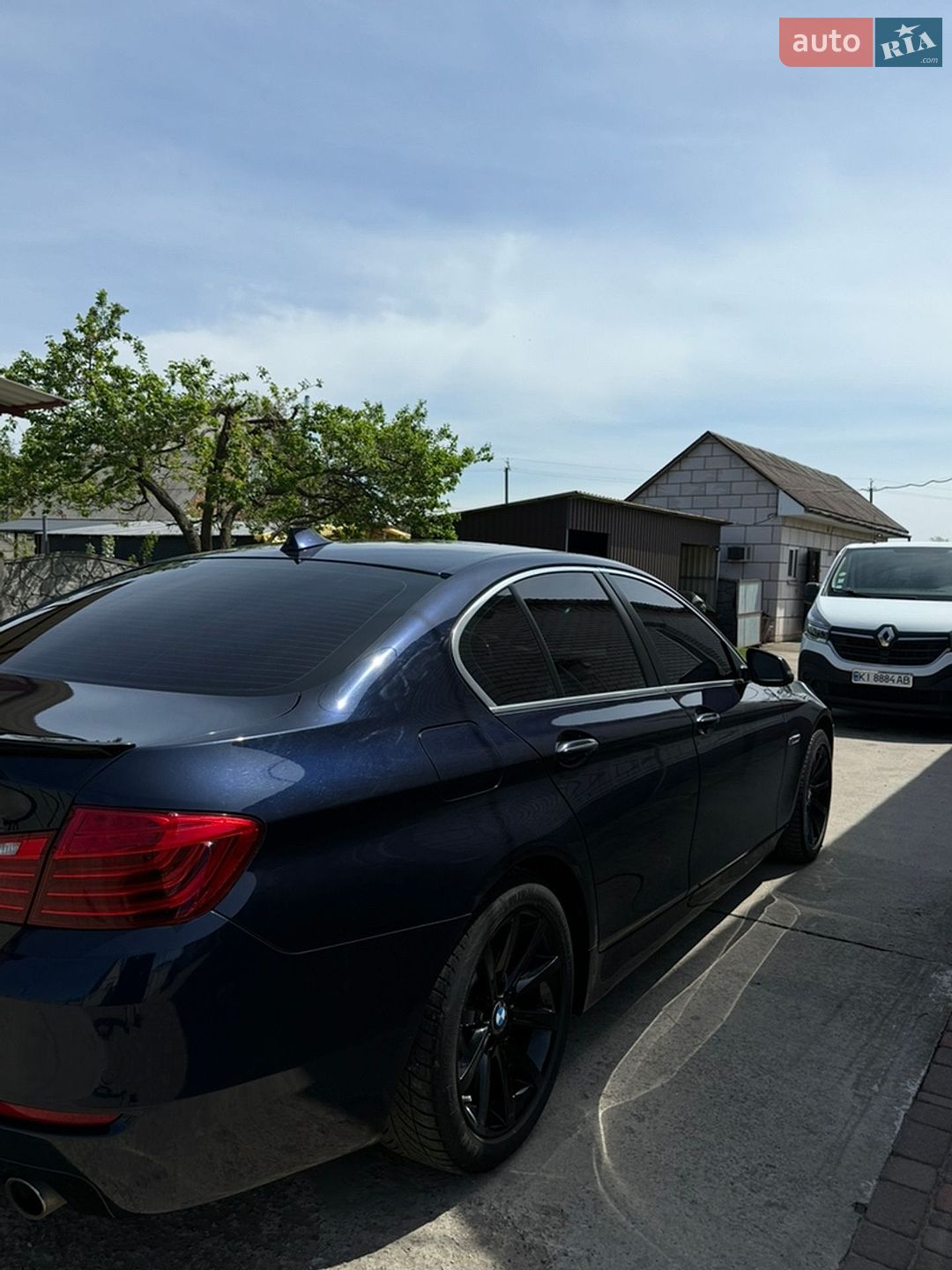 BMW 5 Series 2015 VIN WBA5B1C52FG126063 фото оголошення 8 з 25