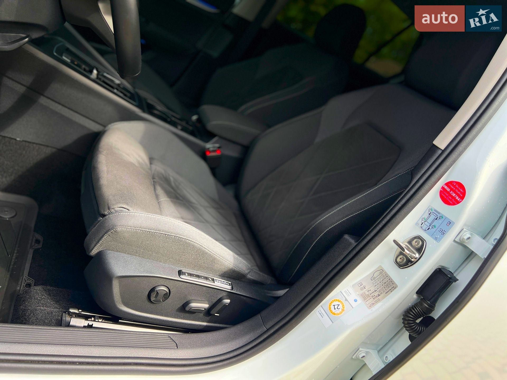 Volkswagen Golf 2020 VIN WVWZZZCDZLW047175 фото оголошення 13 з 30