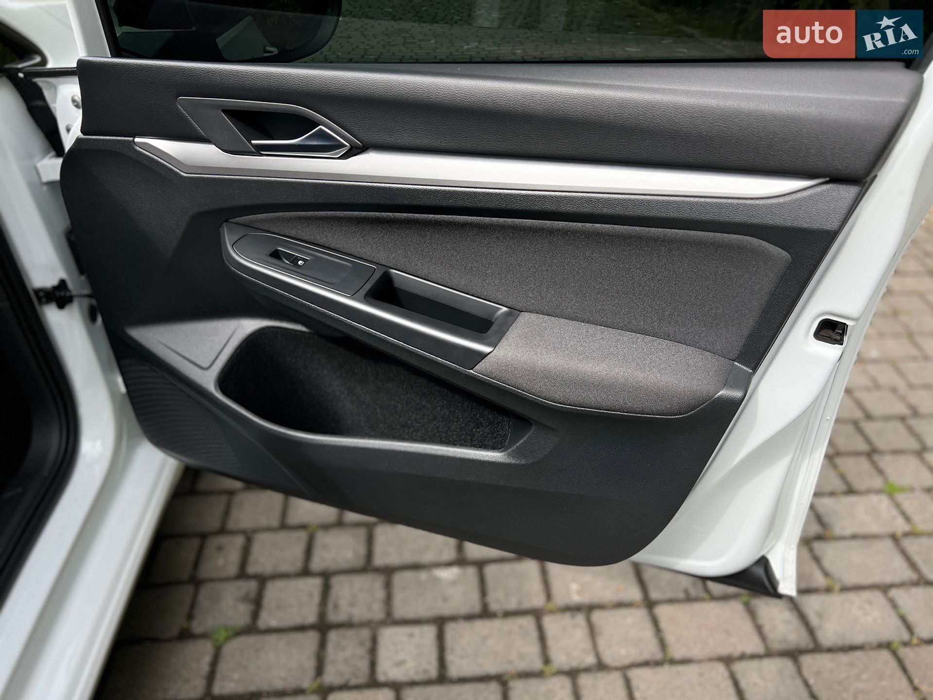 Volkswagen Golf 2020 VIN WVWZZZCDZLW047175 фото оголошення 25 з 30