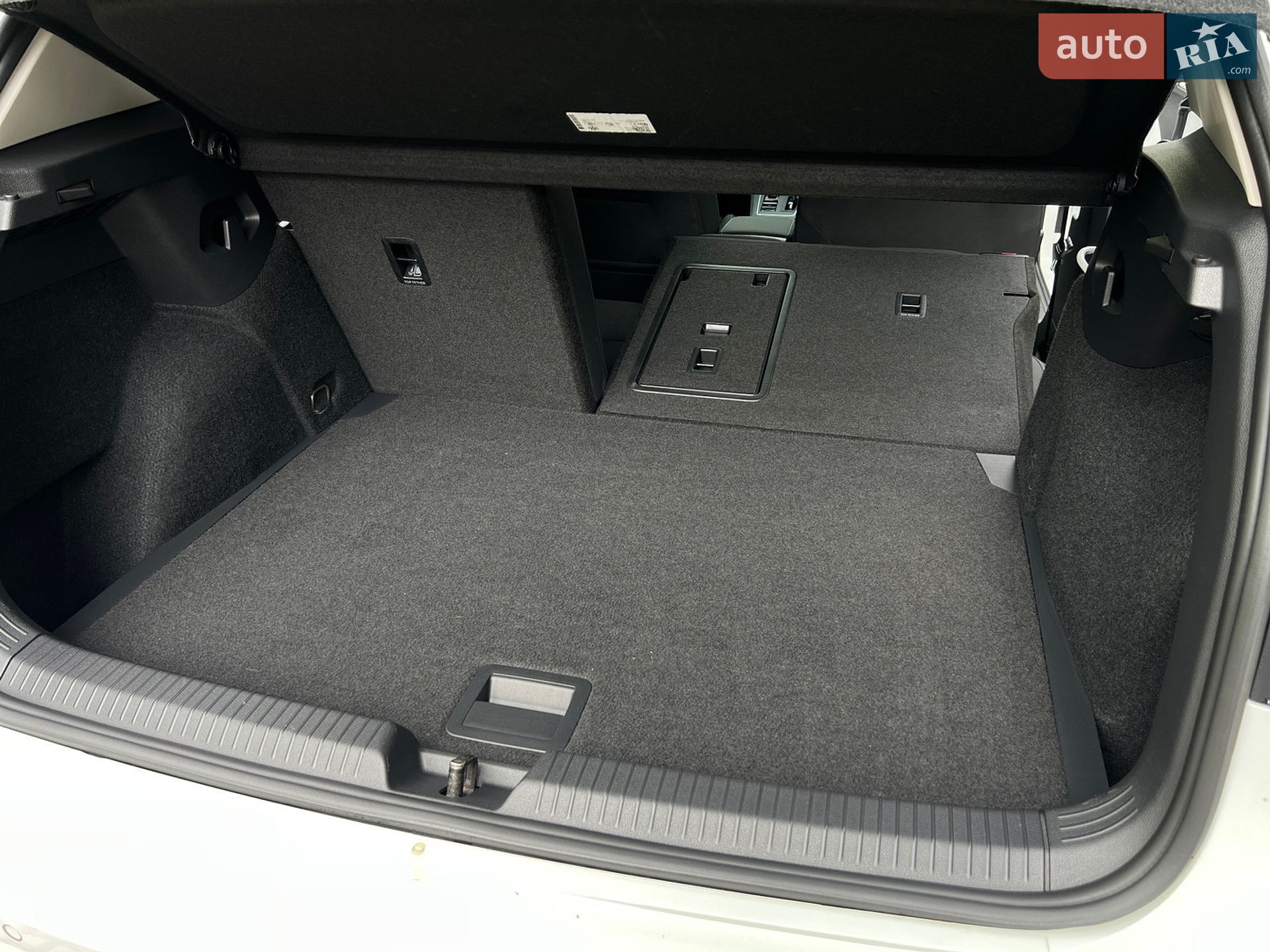 Volkswagen Golf 2020 VIN WVWZZZCDZLW047175 фото оголошення 30 з 30