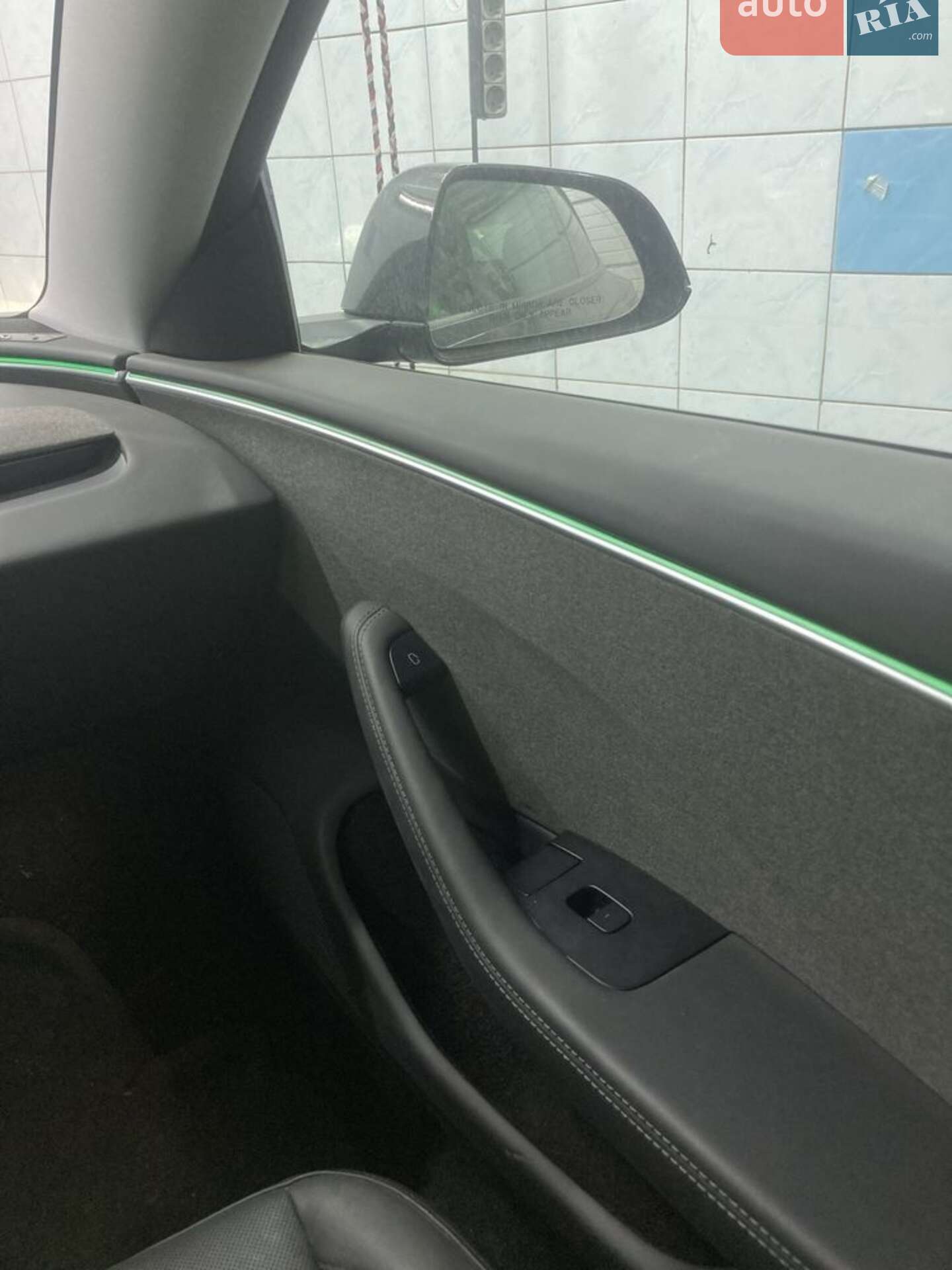 Tesla Model 3 2024 VIN 5YJ3E1EA2RF749483 фото оголошення 7 з 19
