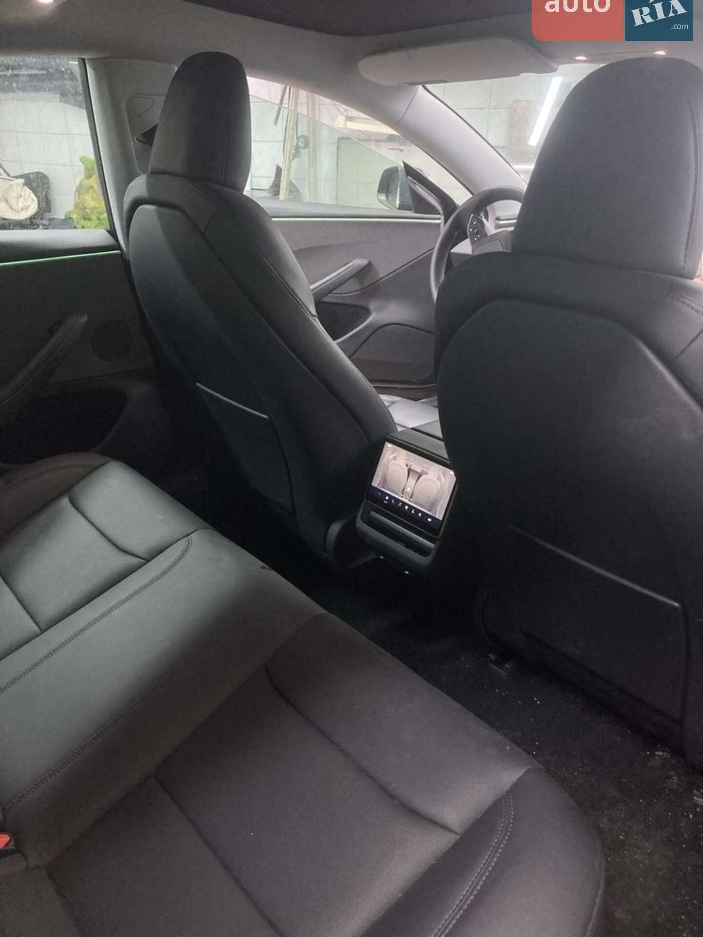 Tesla Model 3 2024 VIN 5YJ3E1EA2RF749483 фото оголошення 11 з 19