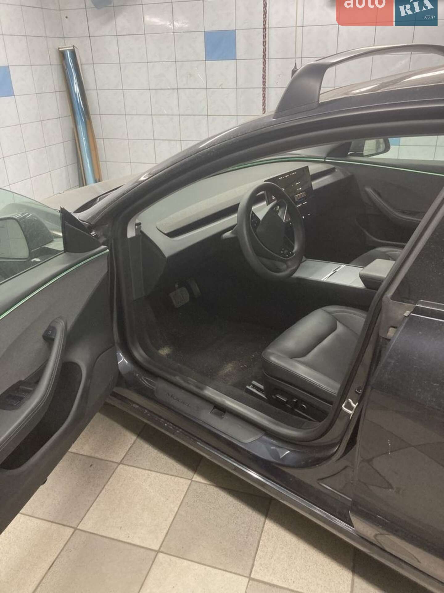 Tesla Model 3 2024 VIN 5YJ3E1EA2RF749483 фото оголошення 16 з 19