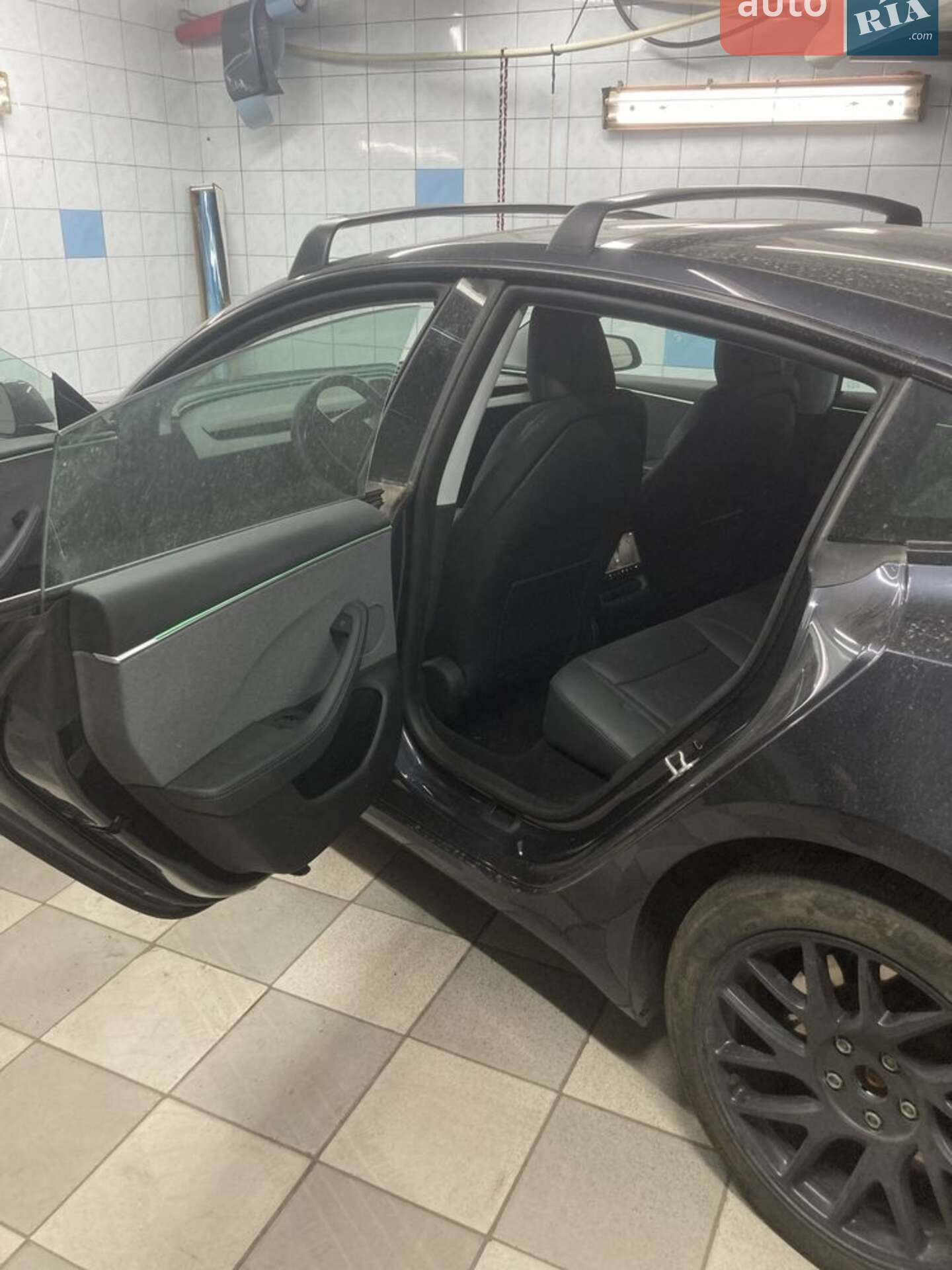 Tesla Model 3 2024 VIN 5YJ3E1EA2RF749483 фото оголошення 17 з 19