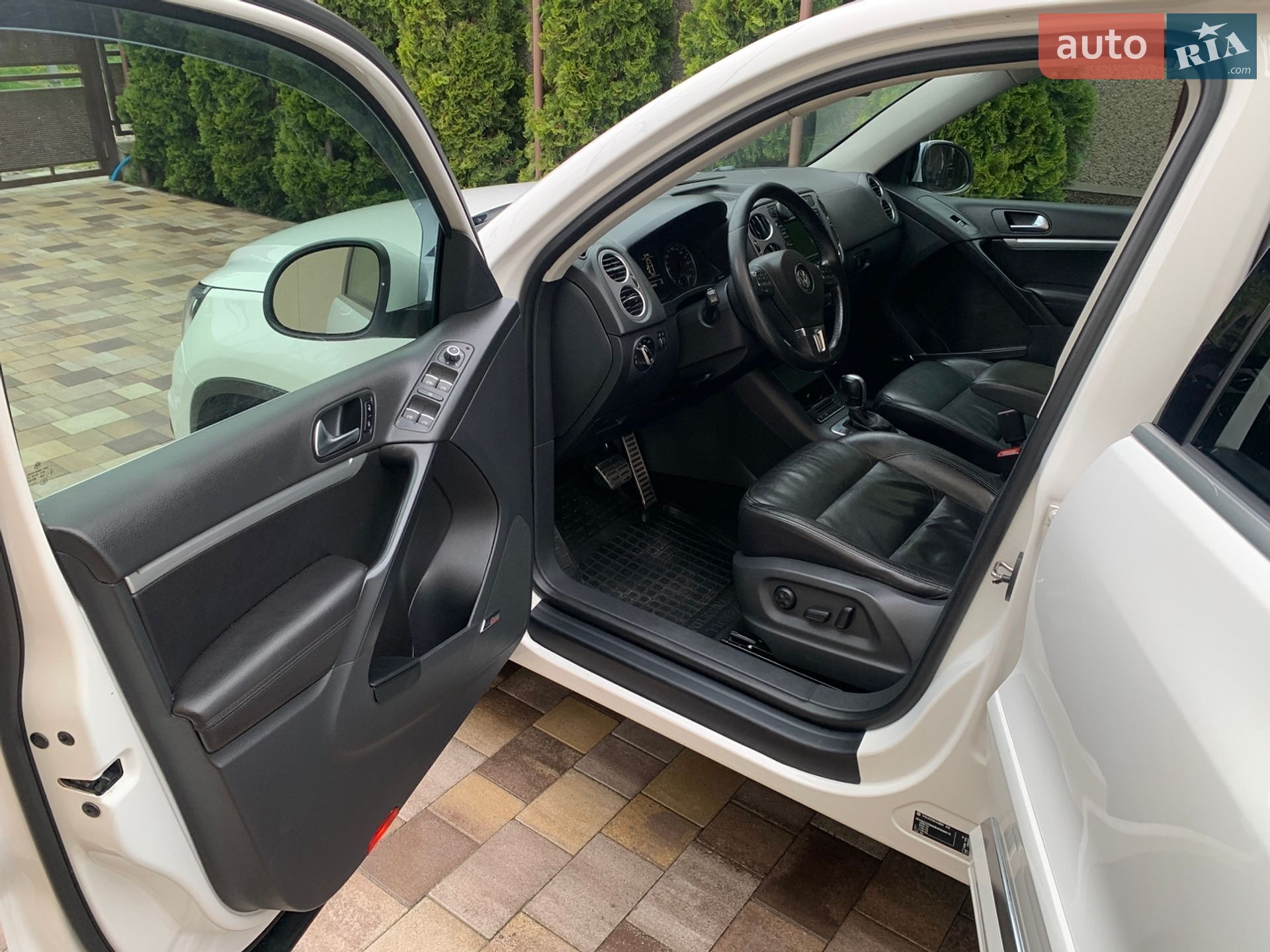 Volkswagen Tiguan 2010 VIN WVGZZZ5NZBW030012 фото оголошення 3 з 9