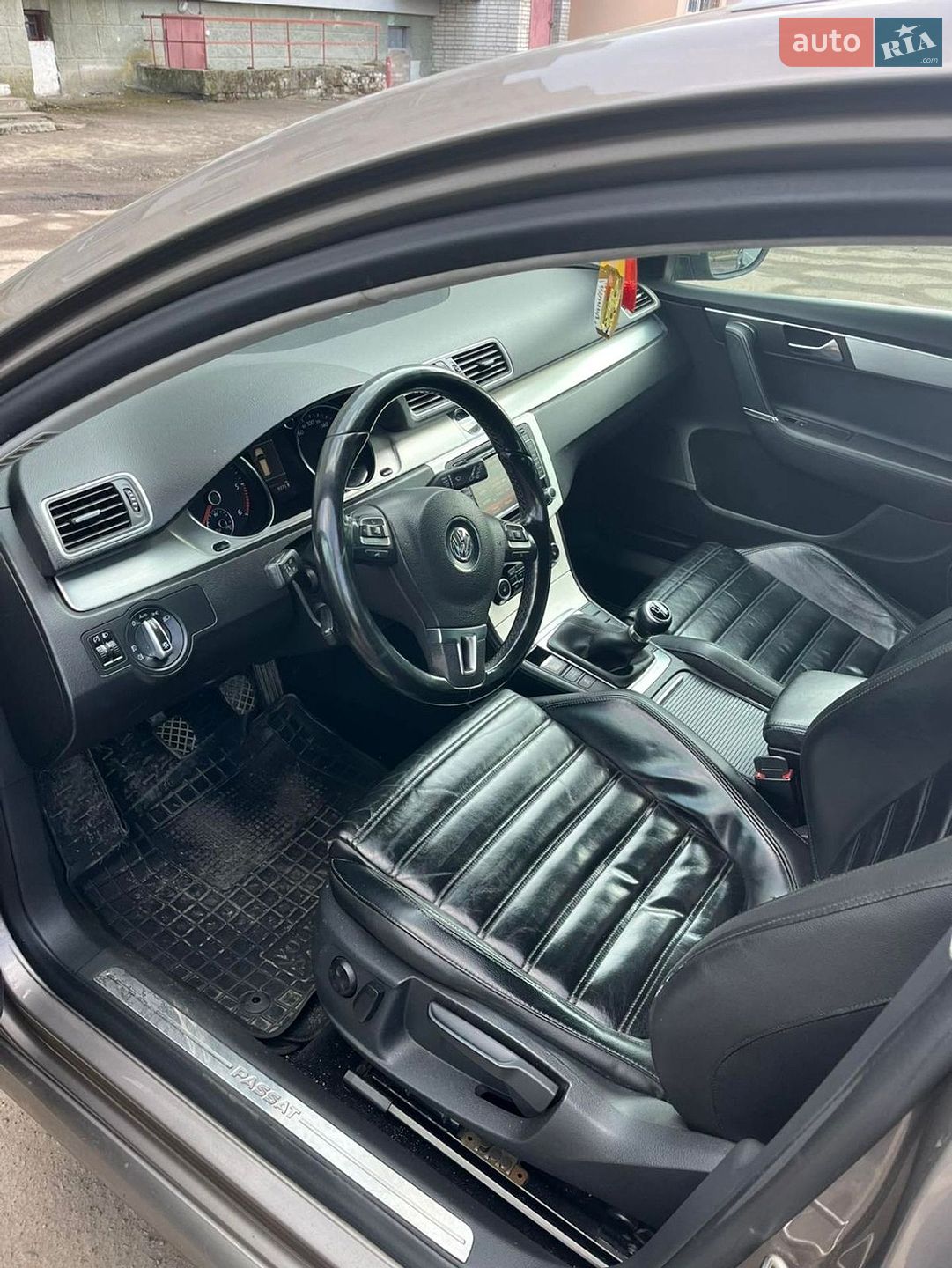 Volkswagen Passat 2011 VIN WVWZZZ3CZBE333330 фото оголошення 11 з 31