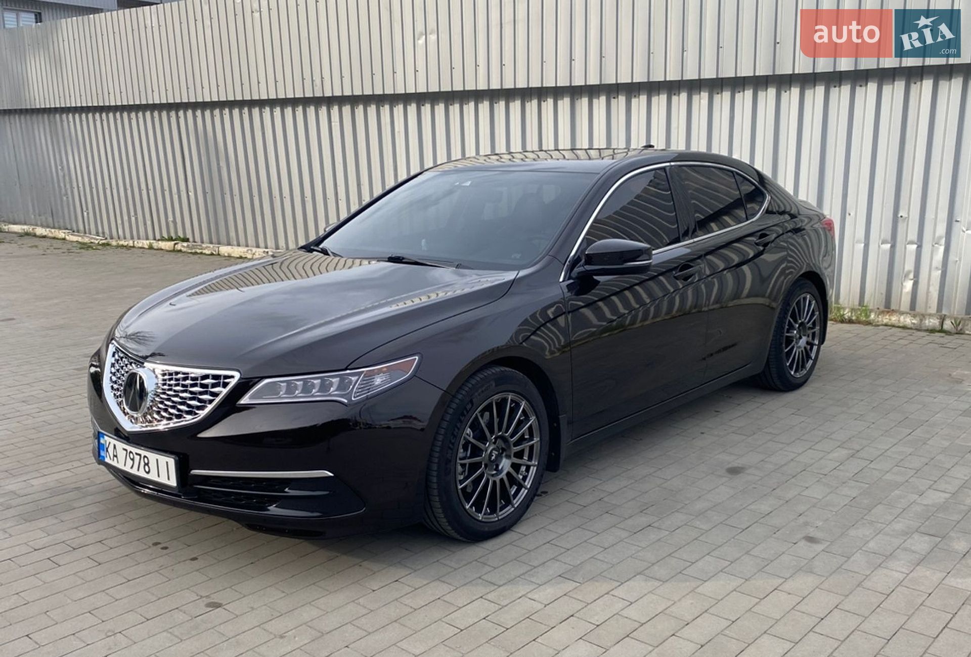 Acura TLX 2017 VIN 19UUB3F59HA003292 фото оголошення 4 з 32