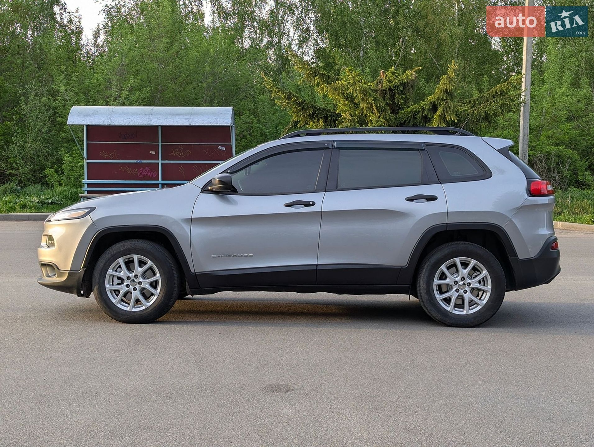 Jeep Cherokee 2015 VIN 1C4PJMAB1FW774766 фото оголошення 27 з 33