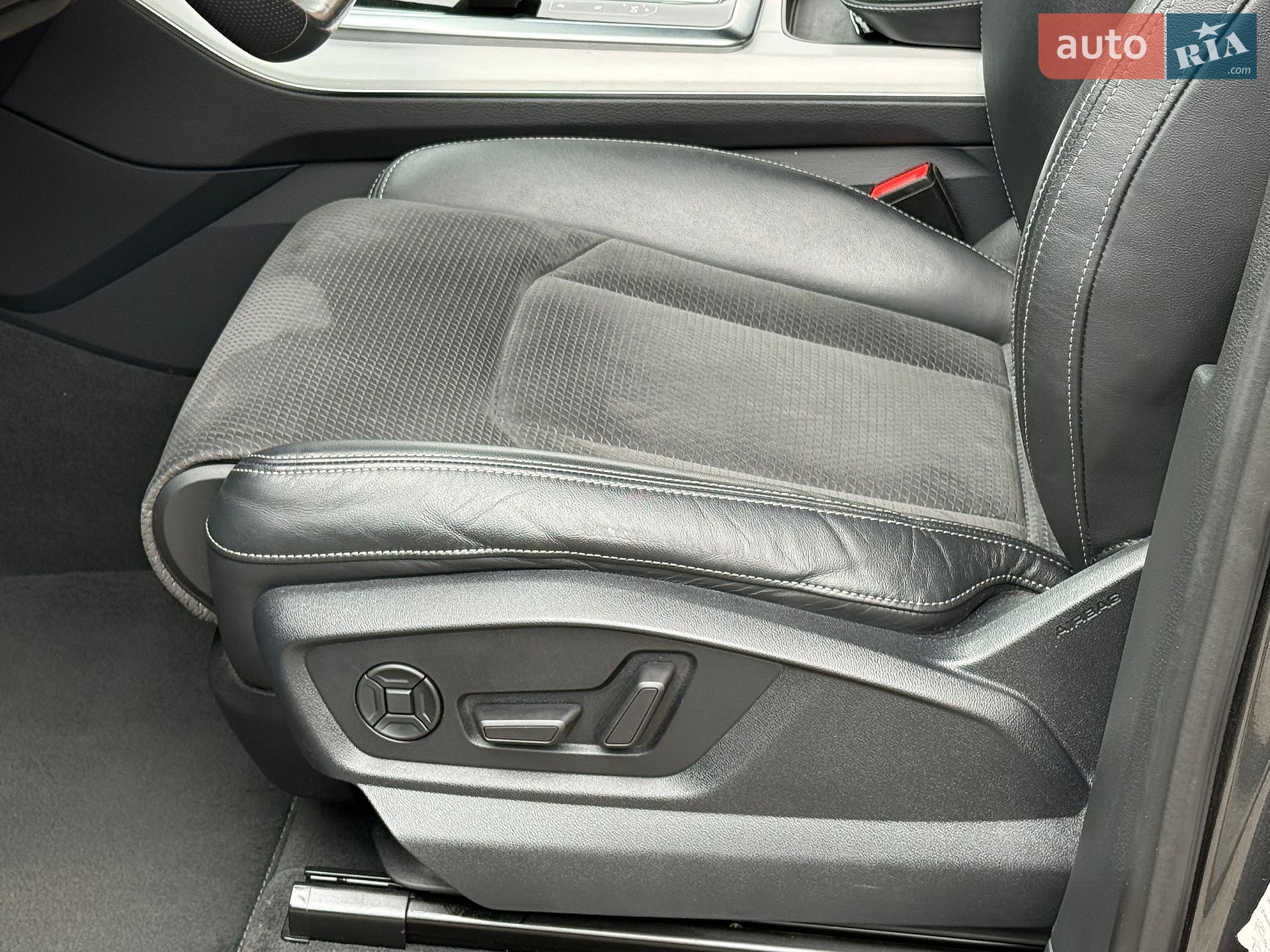 Audi Q7 2020 VIN WAUZZZ4M3LD026732 фото оголошення 33 з 87