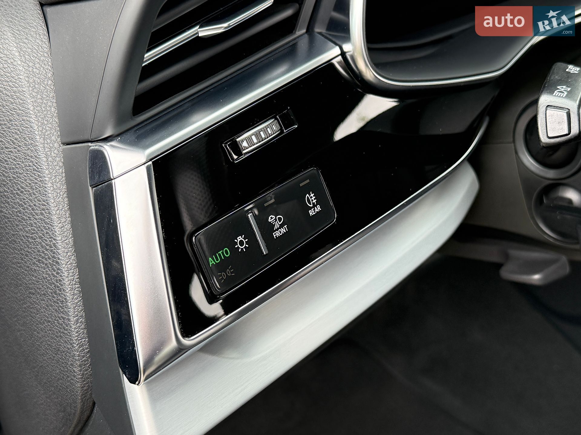 Audi Q7 2020 VIN WAUZZZ4M3LD026732 фото оголошення 38 з 87