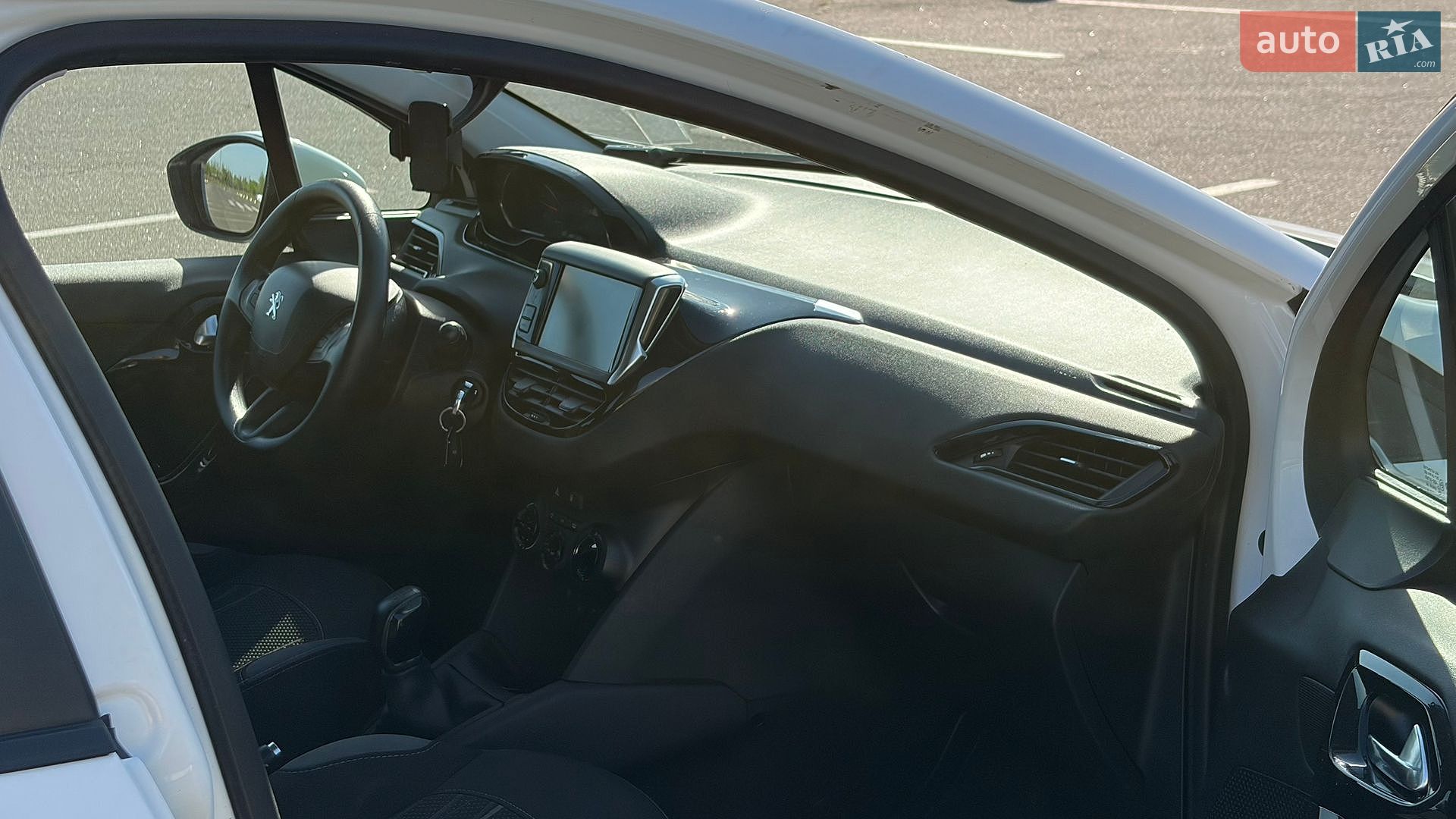 Peugeot 208 2013 VIN VF3CC9HJCDT052469 фото оголошення 12 з 15