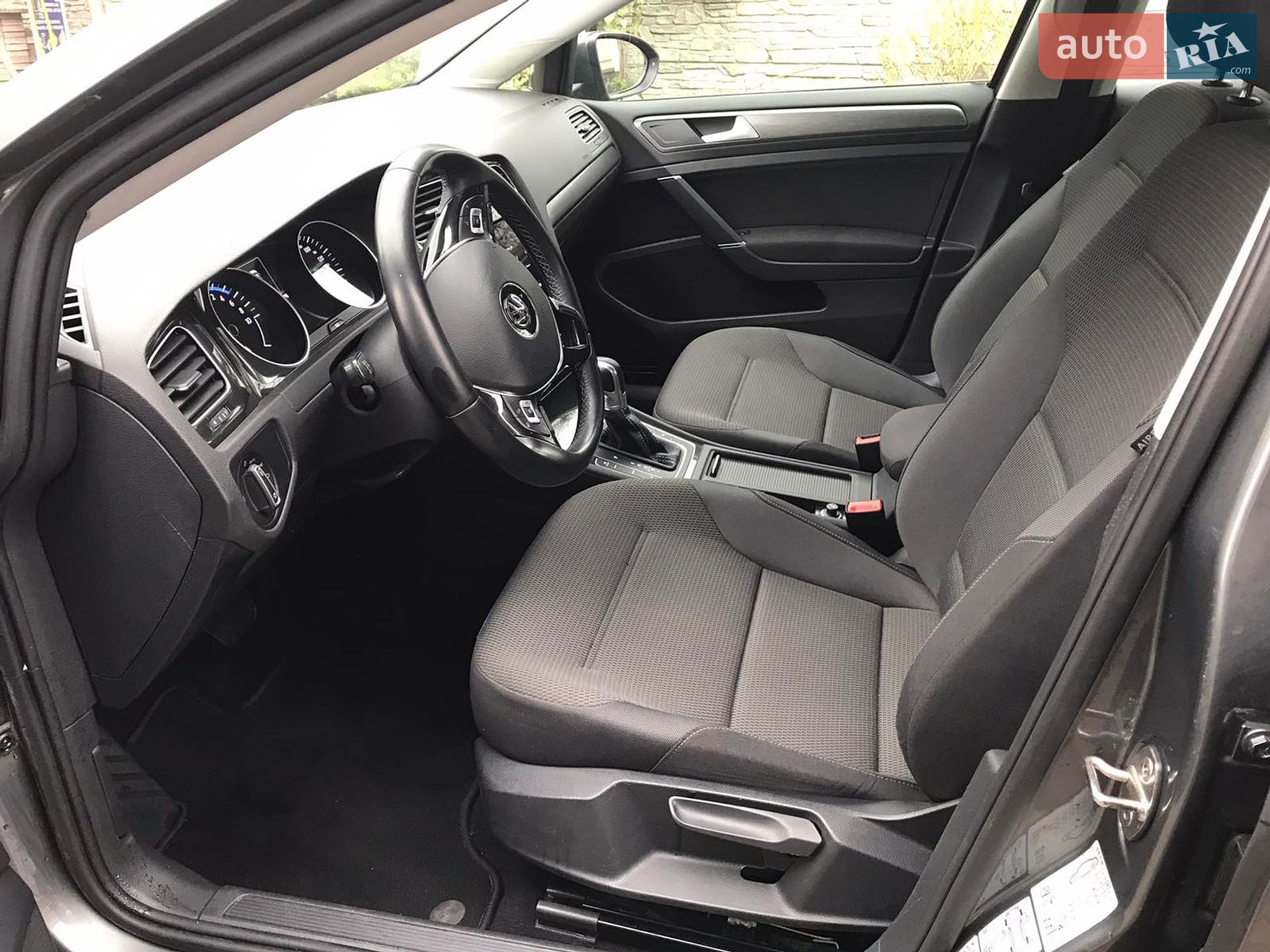 Volkswagen e-Golf 2019 VIN WVWZZZAUZK8990257 фото оголошення 11 з 22