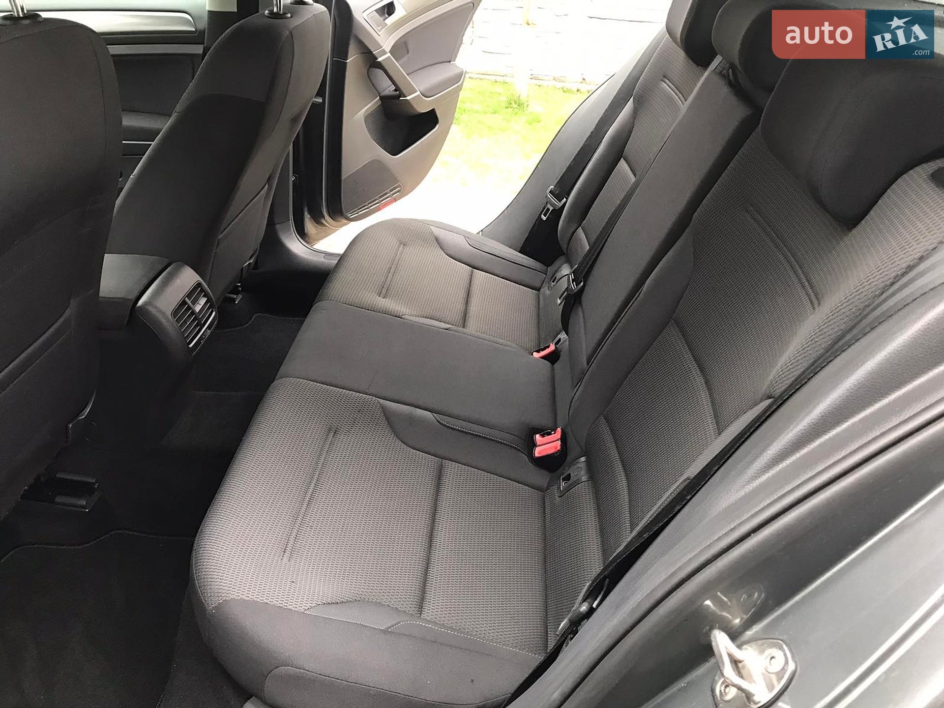 Volkswagen e-Golf 2019 VIN WVWZZZAUZK8990257 фото оголошення 12 з 22