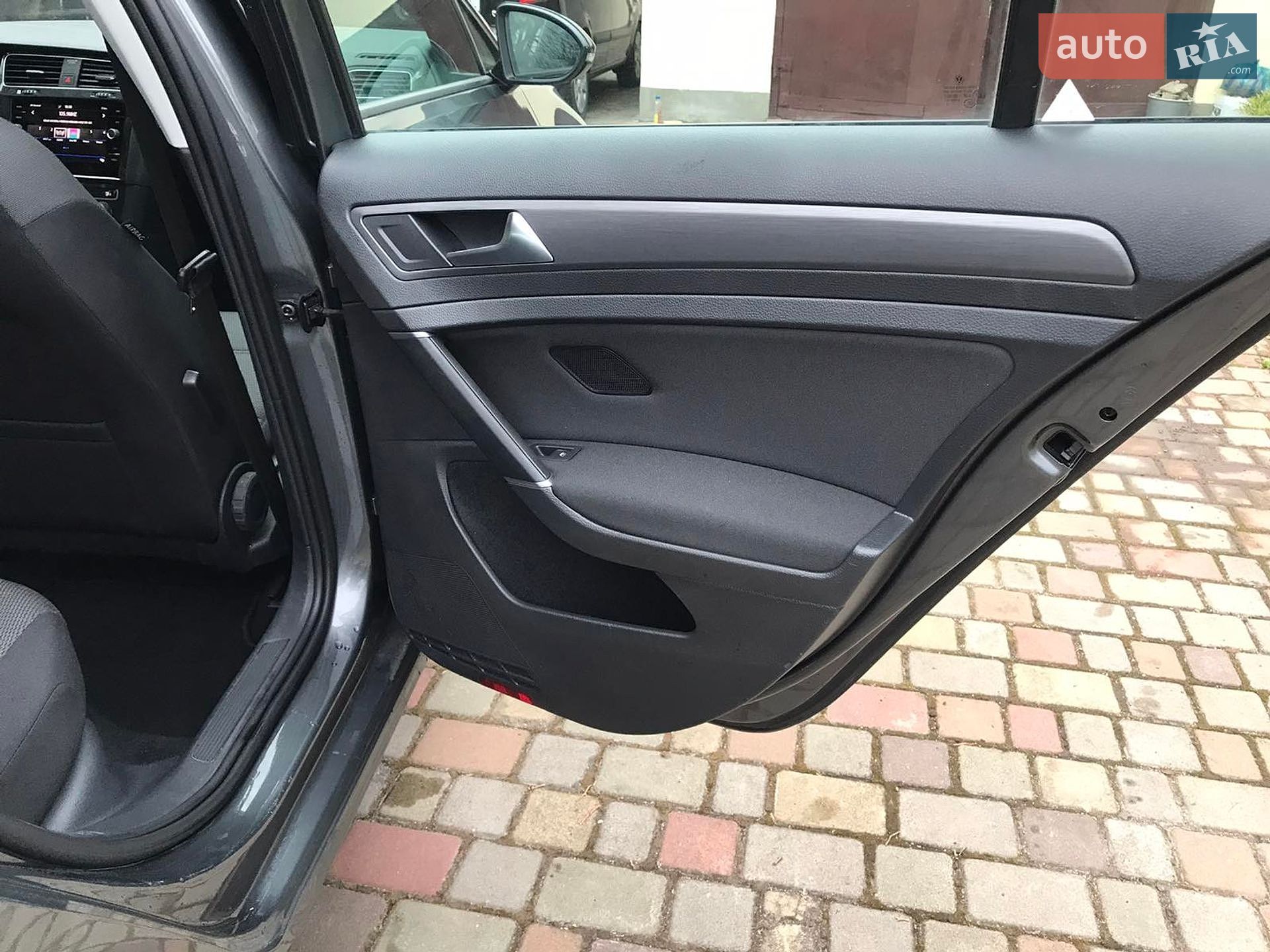 Volkswagen e-Golf 2019 VIN WVWZZZAUZK8990257 фото оголошення 16 з 22