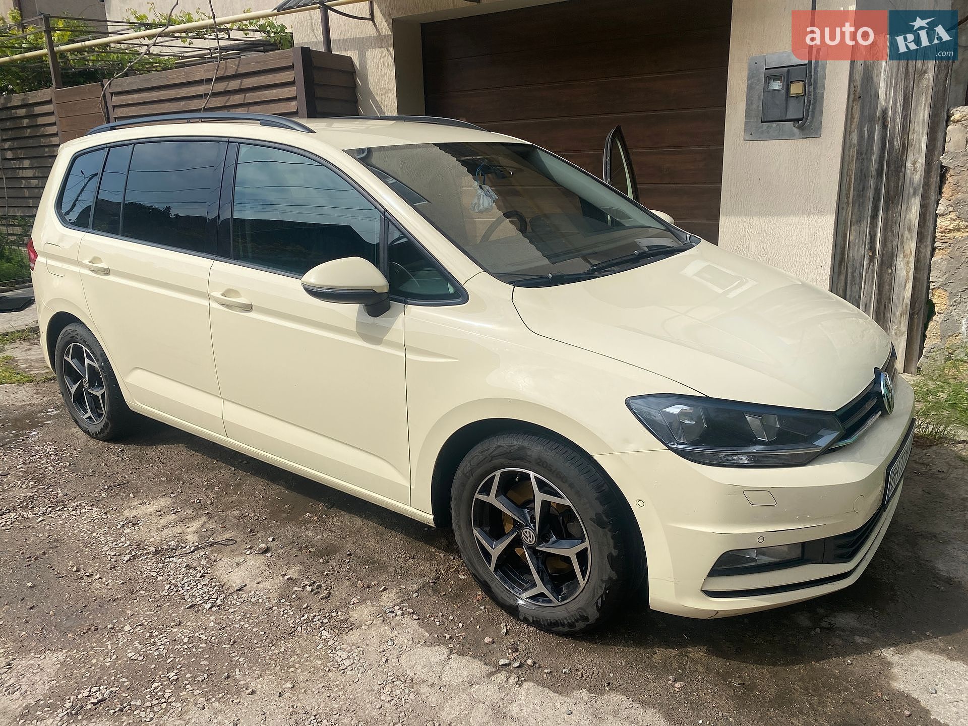 Volkswagen Touran 2016 VIN WVGZZZ1TZHW024145 фото оголошення 18 з 31