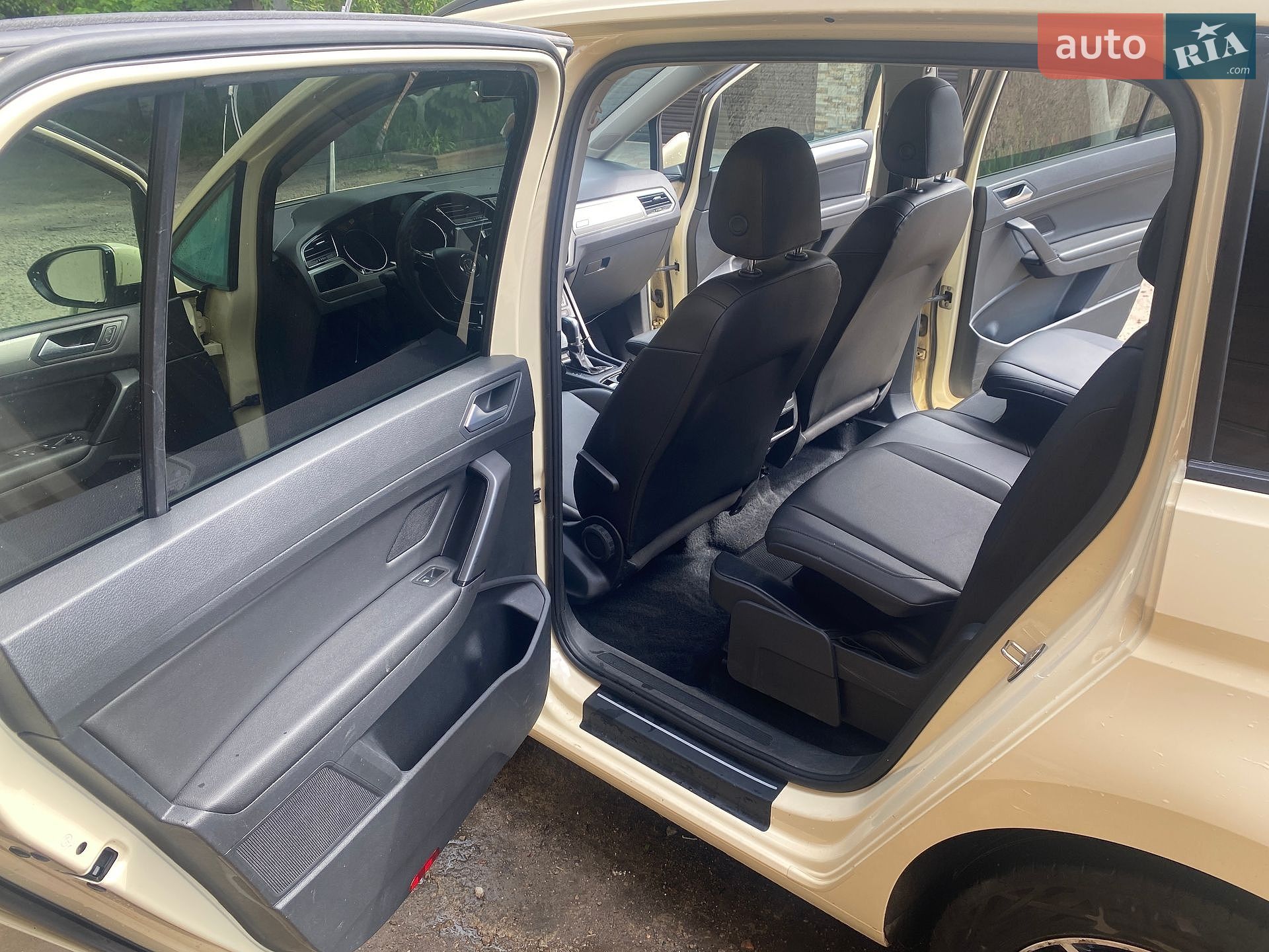 Volkswagen Touran 2016 VIN WVGZZZ1TZHW024145 фото оголошення 23 з 31