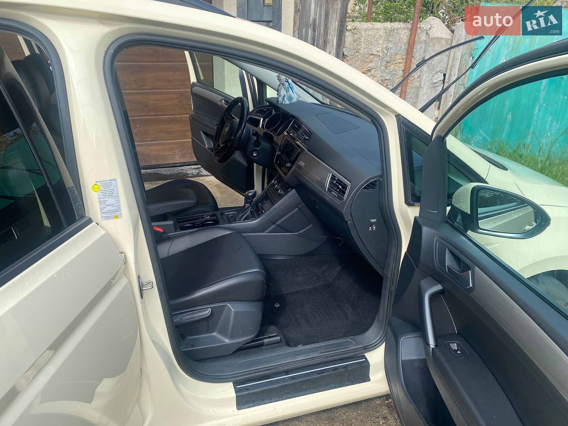 Volkswagen Touran 2016 VIN WVGZZZ1TZHW024145 фото оголошення 27 з 31