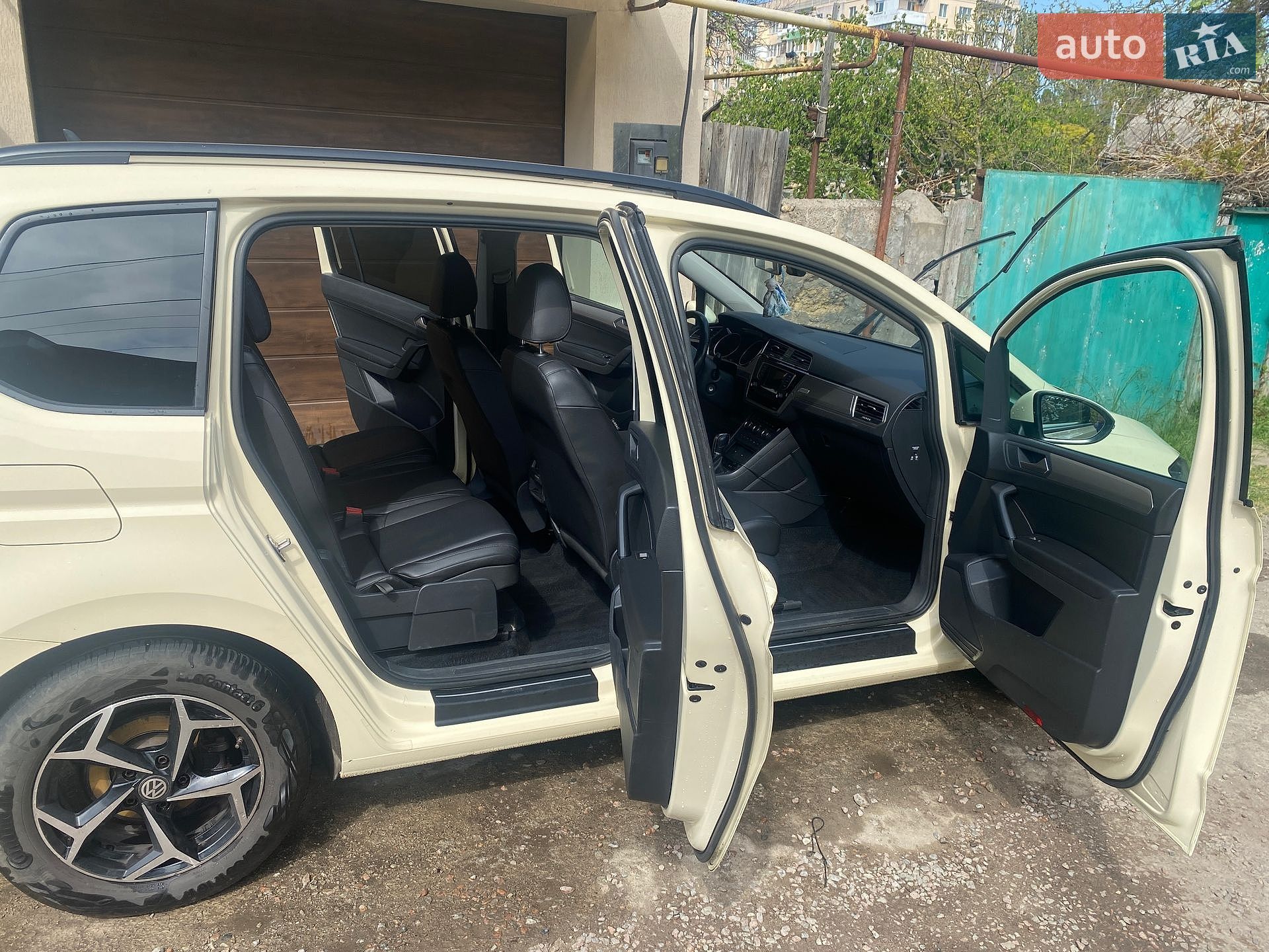 Volkswagen Touran 2016 VIN WVGZZZ1TZHW024145 фото оголошення 29 з 31