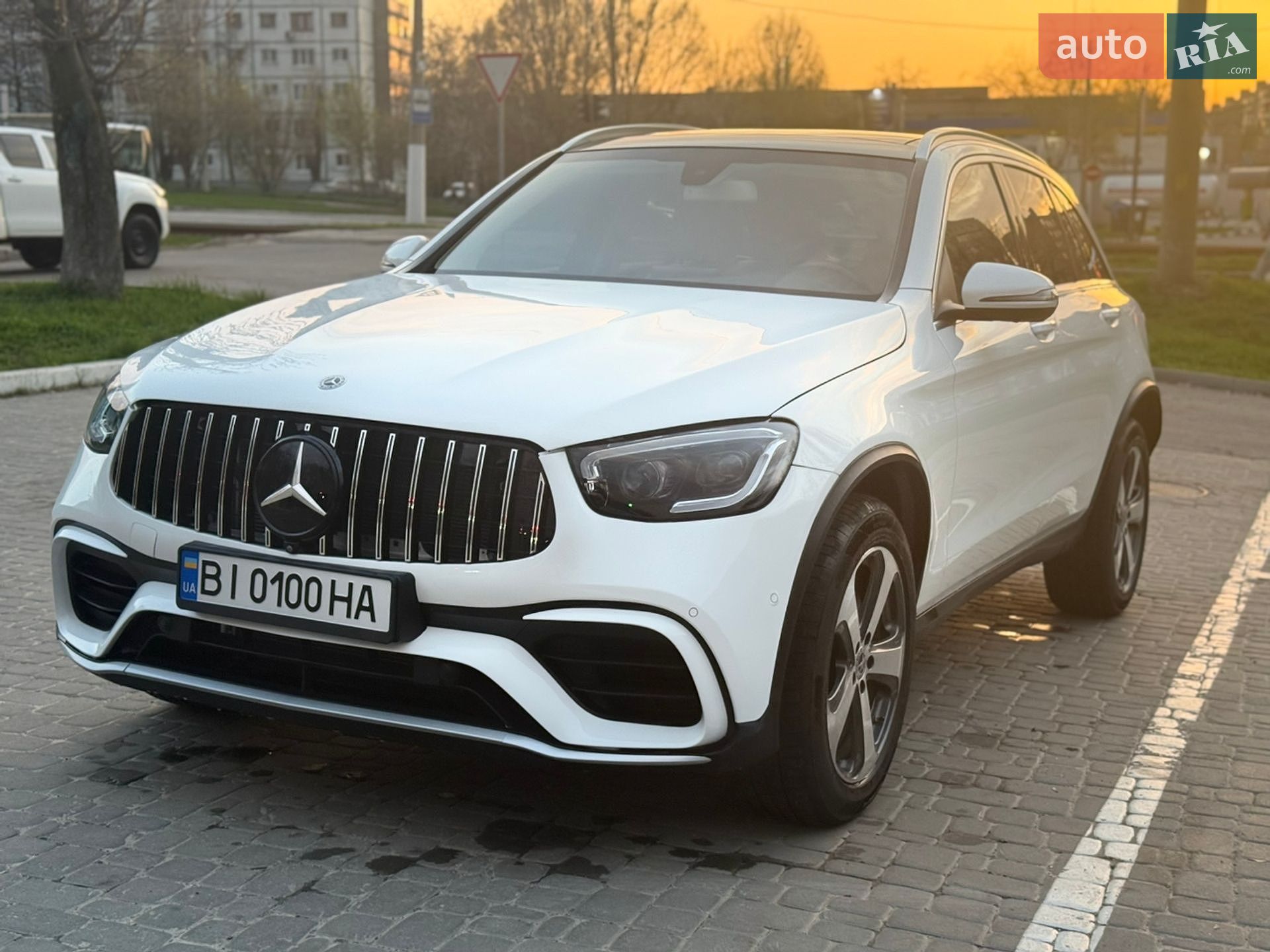 Mercedes-Benz GLC-Class 2018 VIN WDC0G4JB8JV080858 фото оголошення 3 з 22