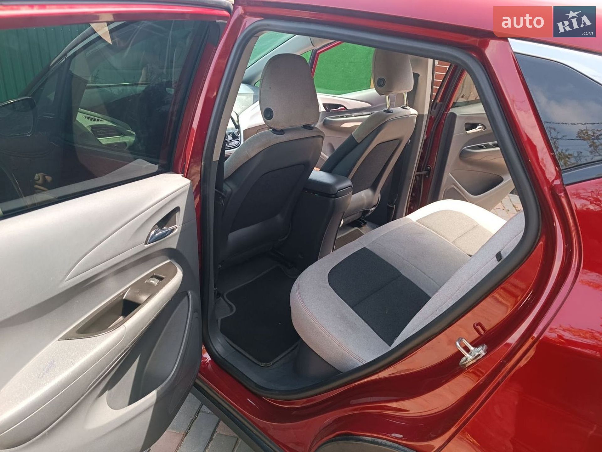 Chevrolet Bolt EV 2018 VIN 1G1FW6S09J4140303 фото оголошення 4 з 14