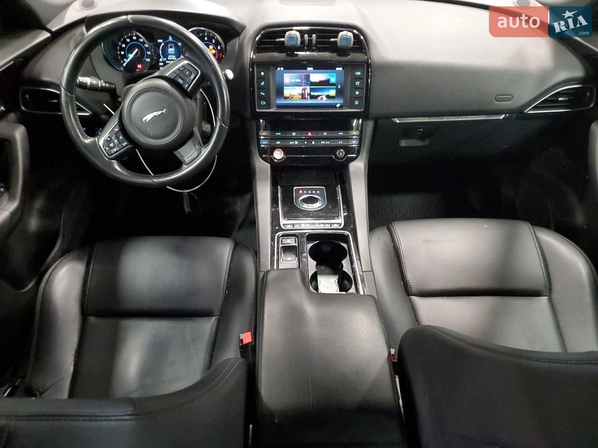 Jaguar F-Pace 2018 VIN SADCN2GX8JA321975 фото оголошення 6 з 102