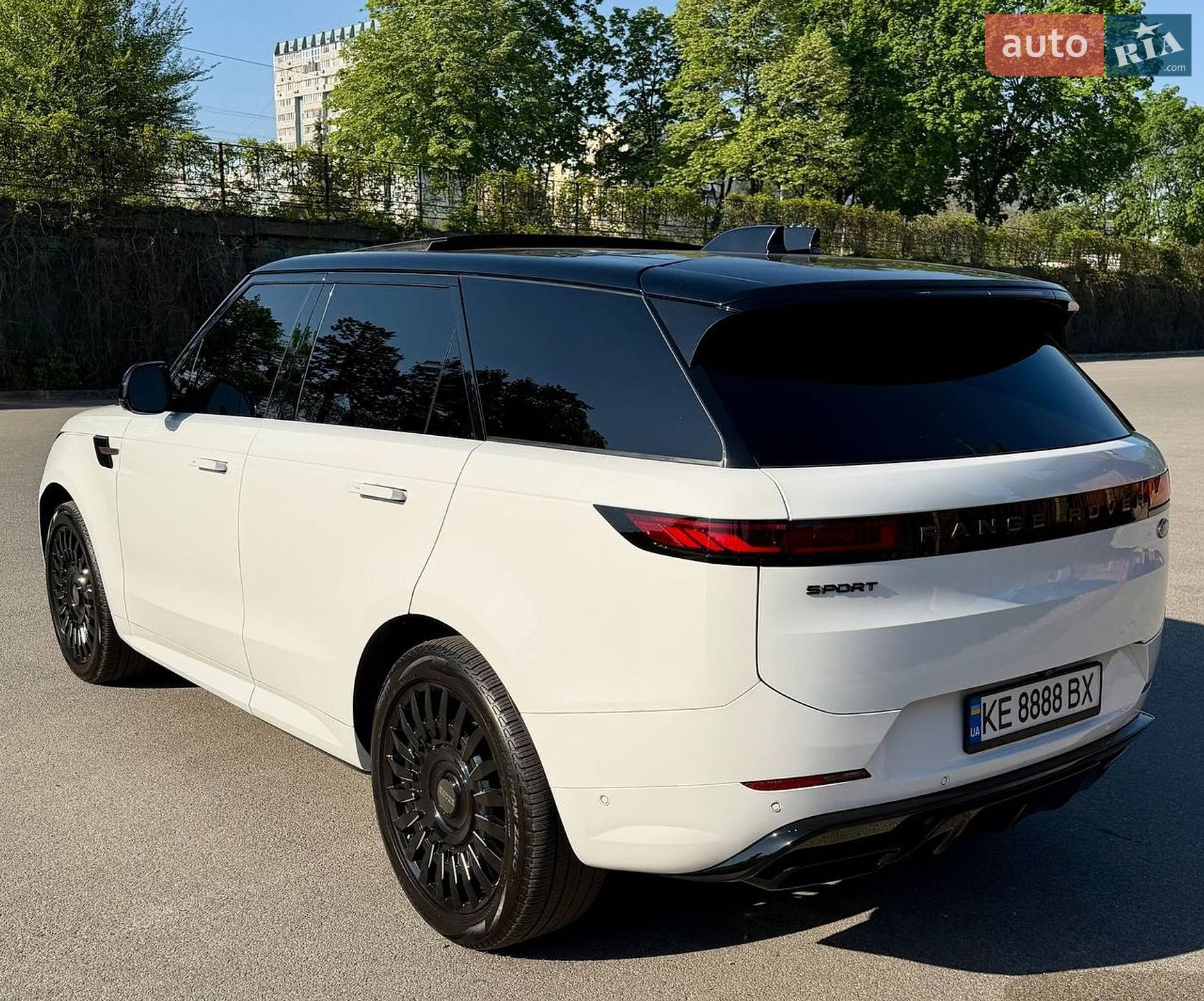 Land Rover Range Rover Sport 2022 VIN SAL1L9FU4PA101288 фото оголошення 8 з 39