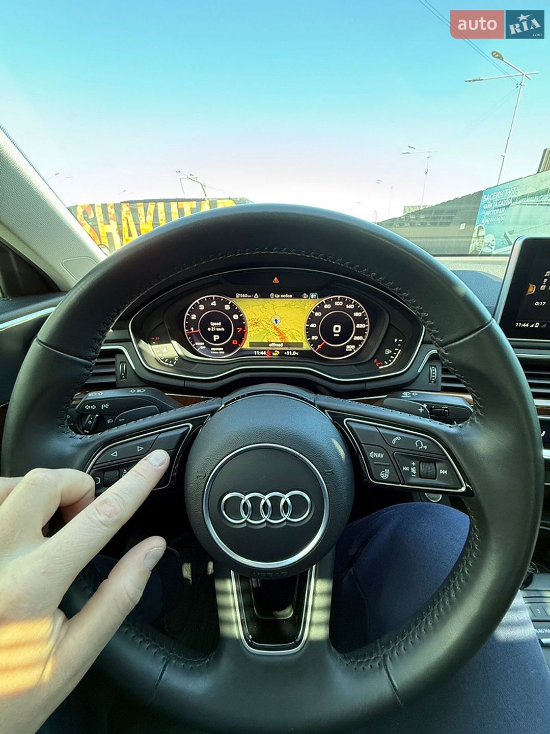 Audi A4 2019 VIN WAUENAF42KA095582 фото оголошення 4 з 14