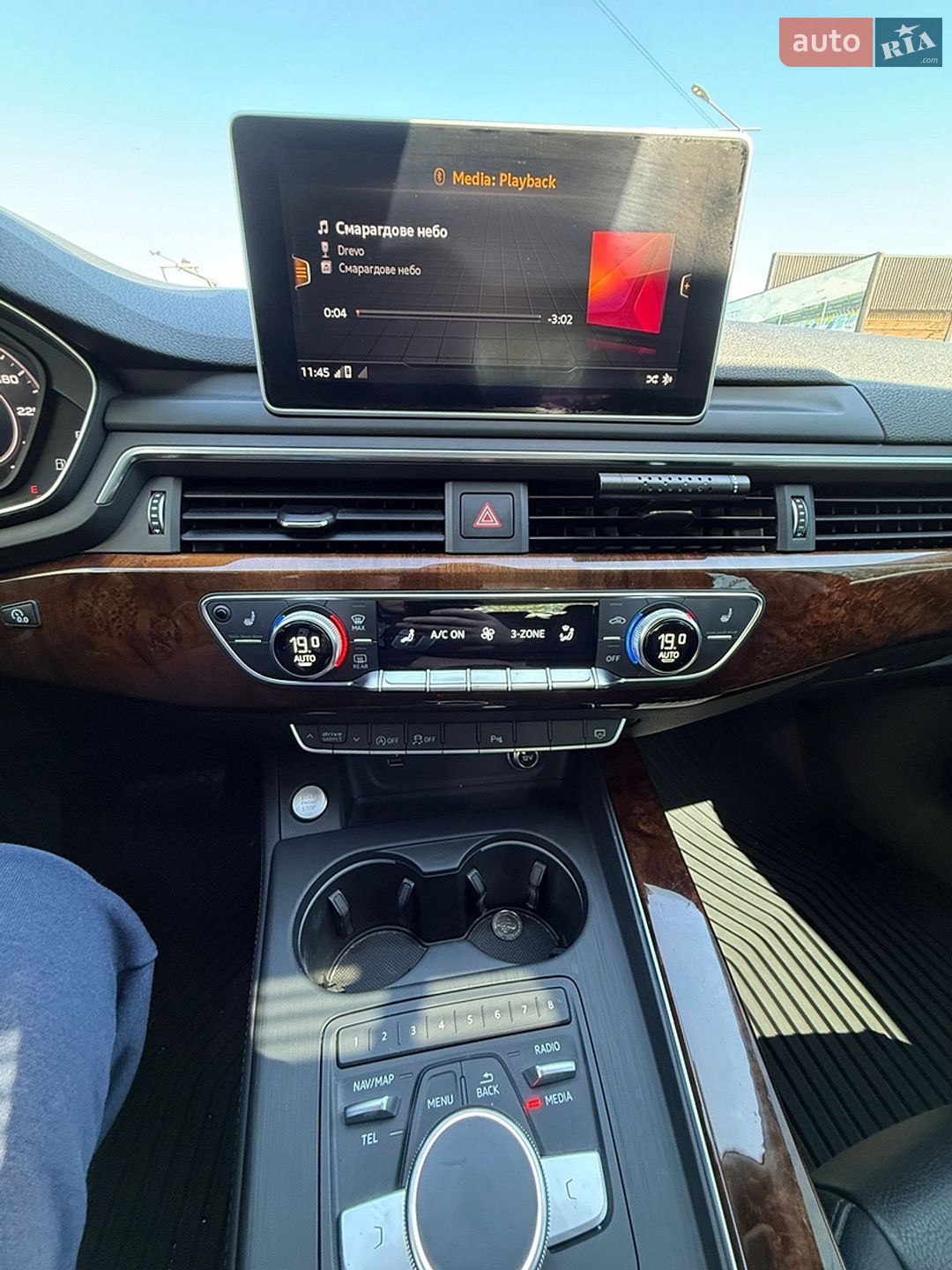 Audi A4 2019 VIN WAUENAF42KA095582 фото оголошення 6 з 14