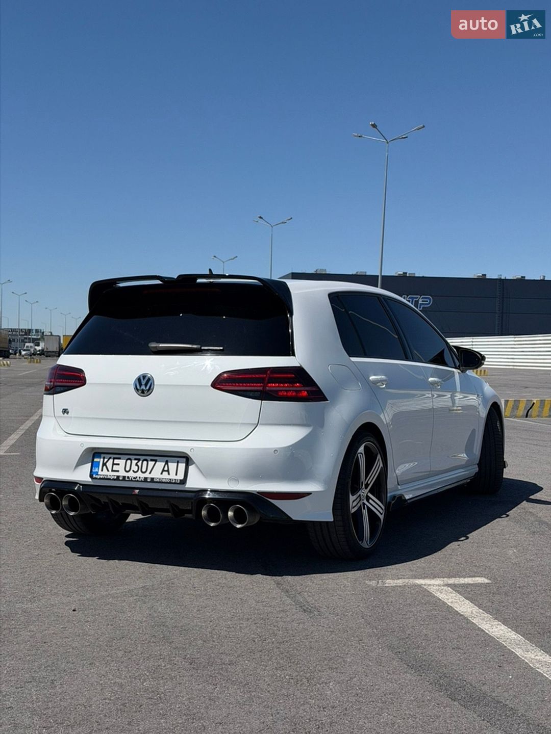 Volkswagen Golf R 2016 VIN WVWLF7AU1GW254944 фото оголошення 7 з 9
