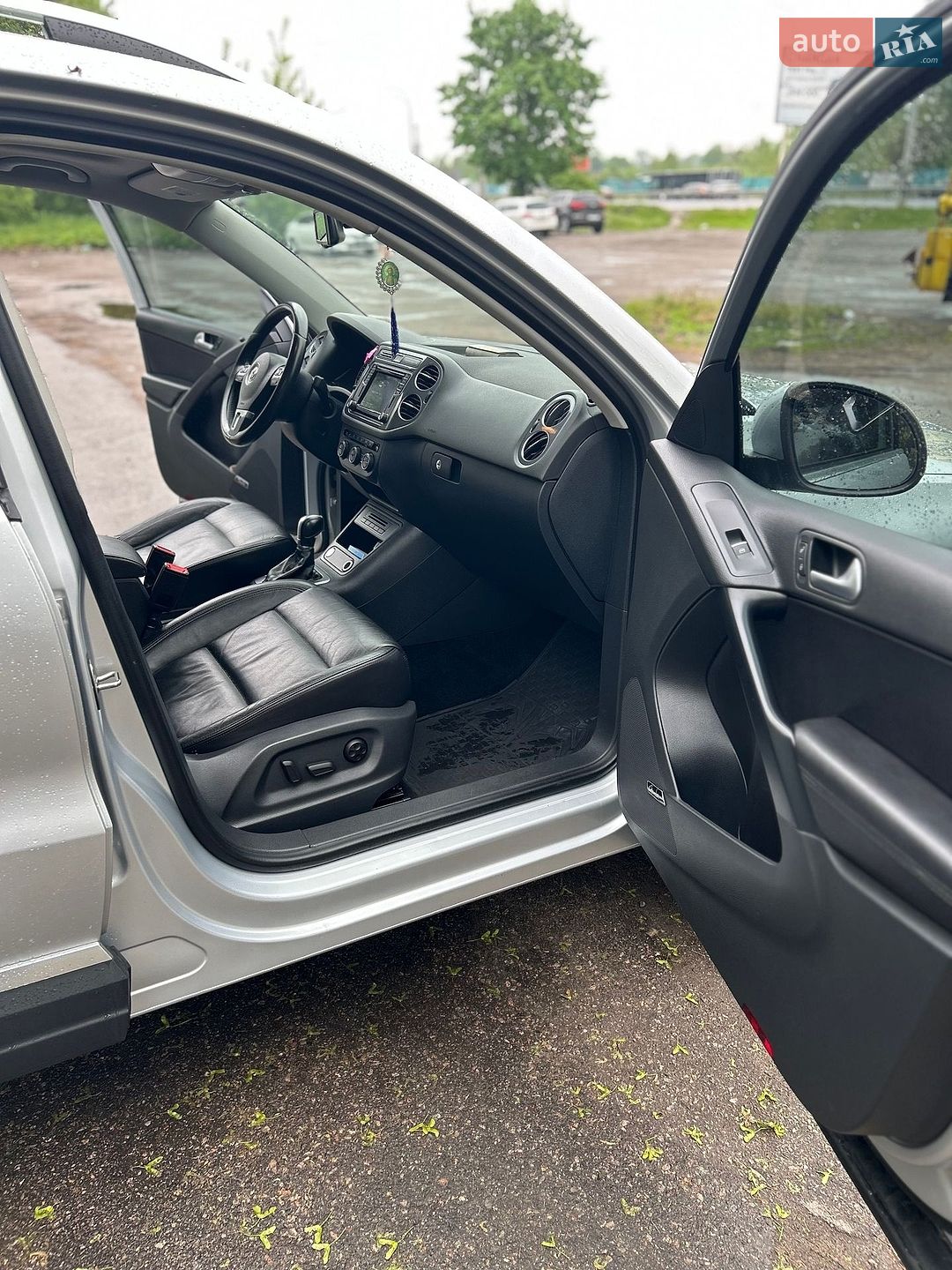 Volkswagen Tiguan 2016 VIN WVGWV7AX3HW504207 фото оголошення 9 з 14