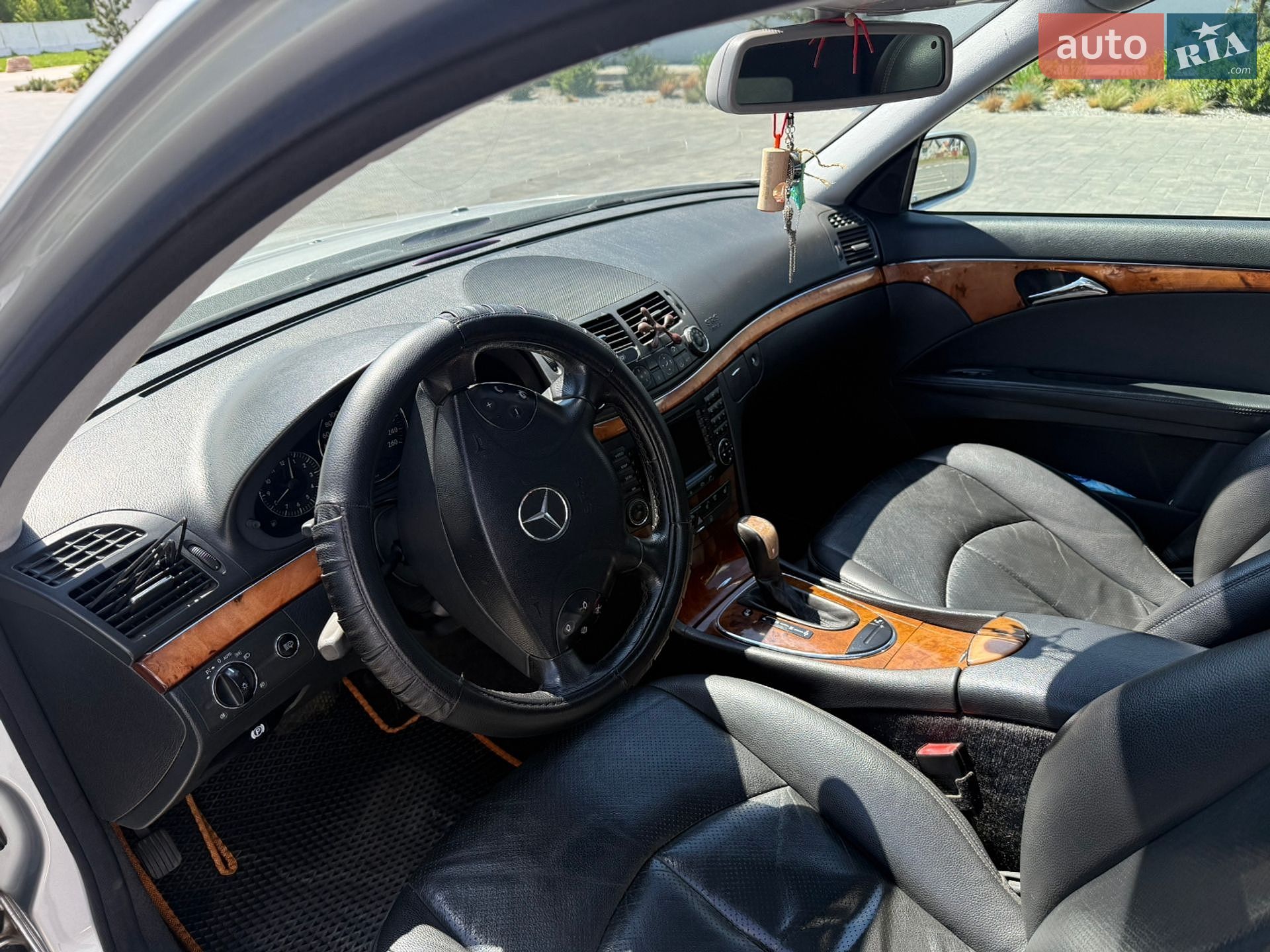 Mercedes-Benz E-Class 2004 VIN WDB2110261A724715 фото оголошення 2 з 4