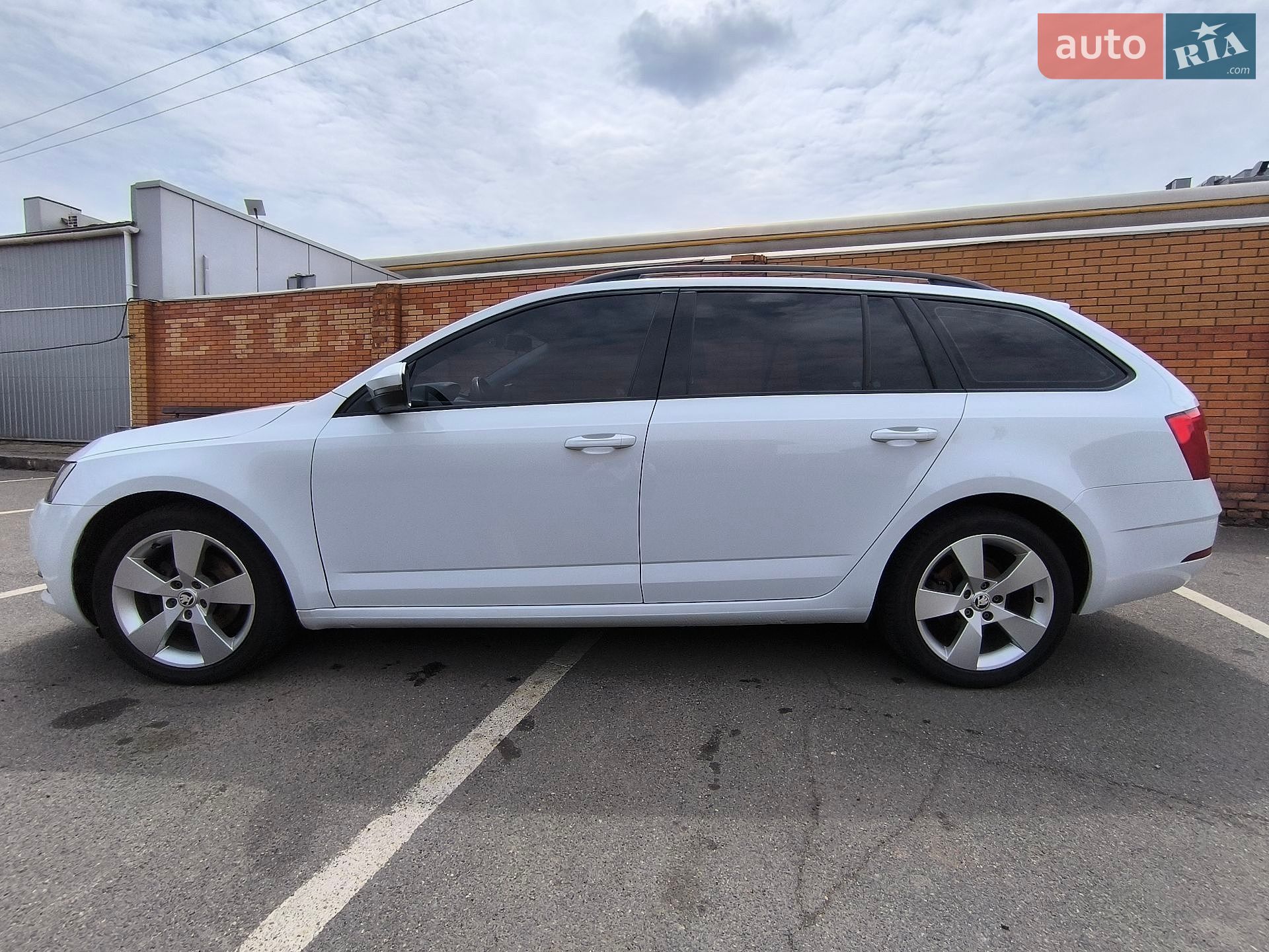 Skoda Octavia 2018 VIN TMBLJ7NE9J0346363 фото оголошення 3 з 15