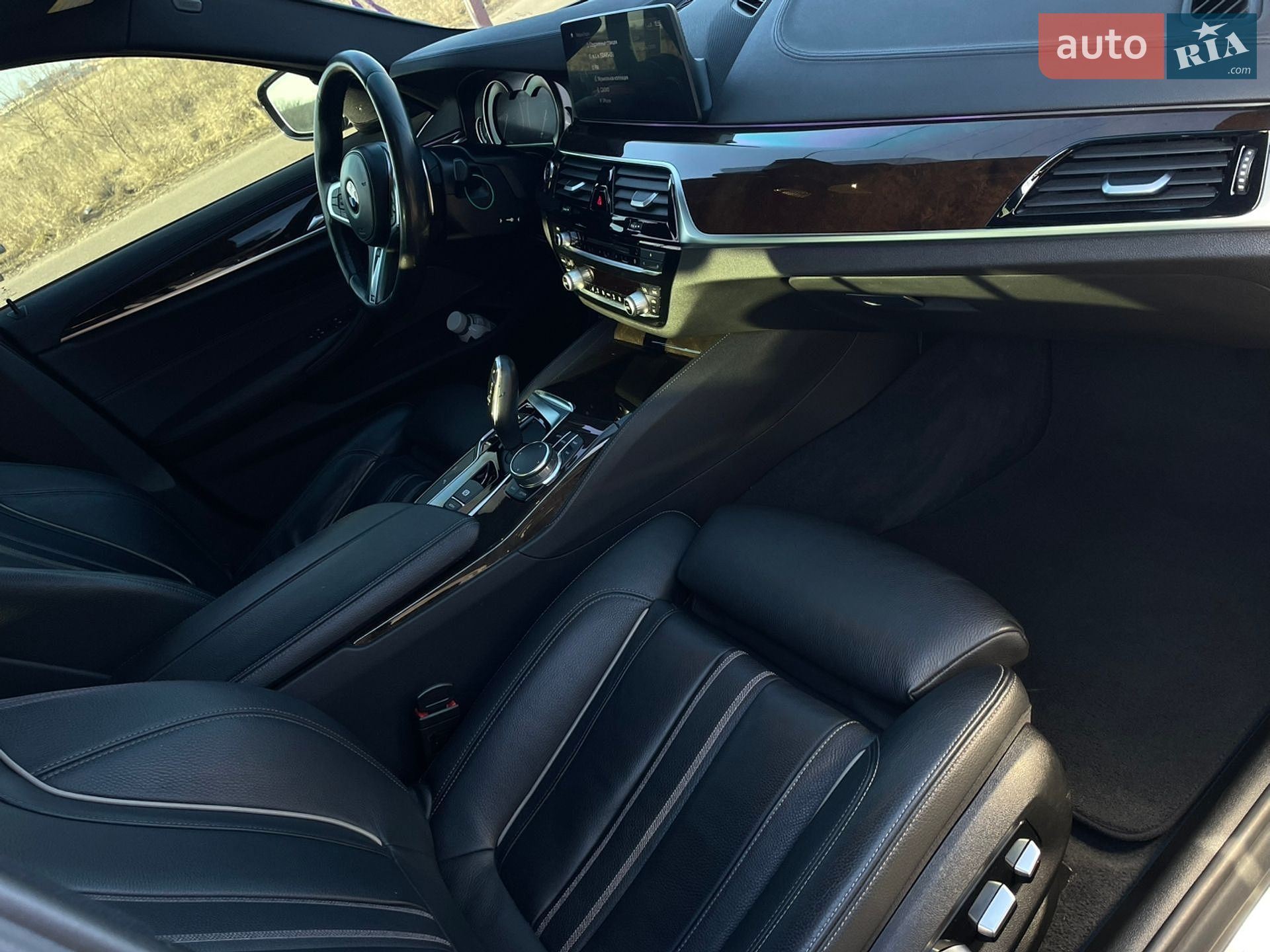 BMW 5 Series 2017 VIN WBAJA7C58JWA72967 фото оголошення 5 з 14