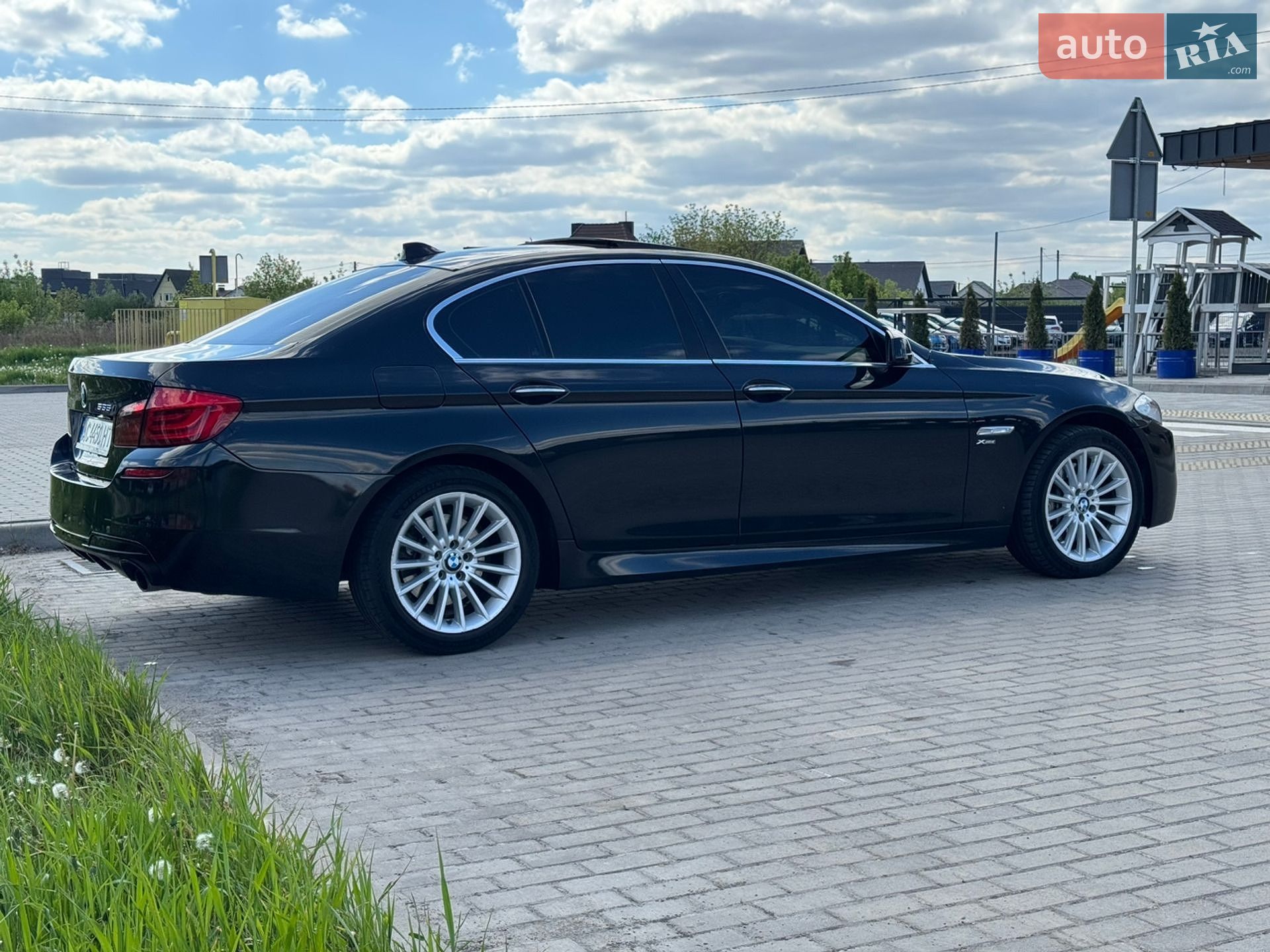 BMW 5 Series 2011 VIN WBAFU7C56BC873698 фото оголошення 7 з 21