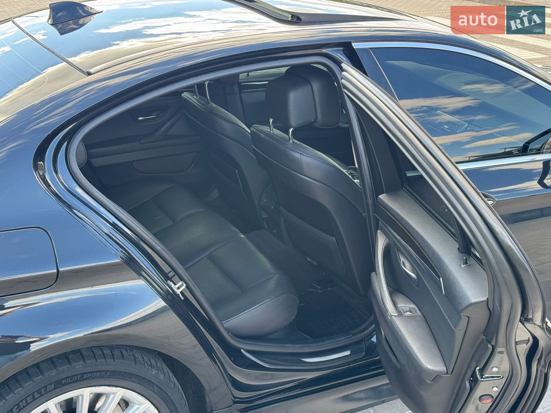 BMW 5 Series 2011 VIN WBAFU7C56BC873698 фото оголошення 13 з 21