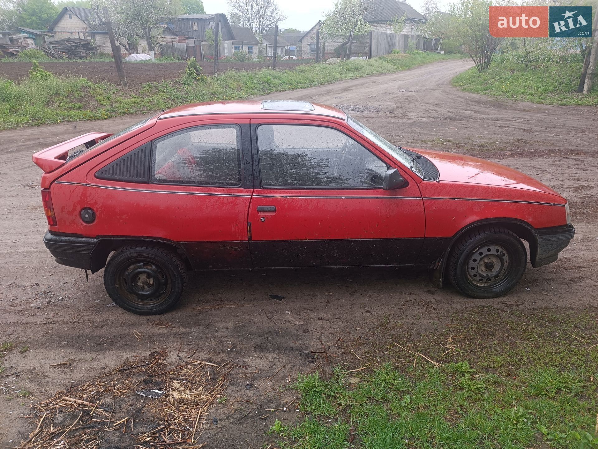 Opel Kadett 1988 VIN W0L000033J5345950 фото оголошення 2 з 2