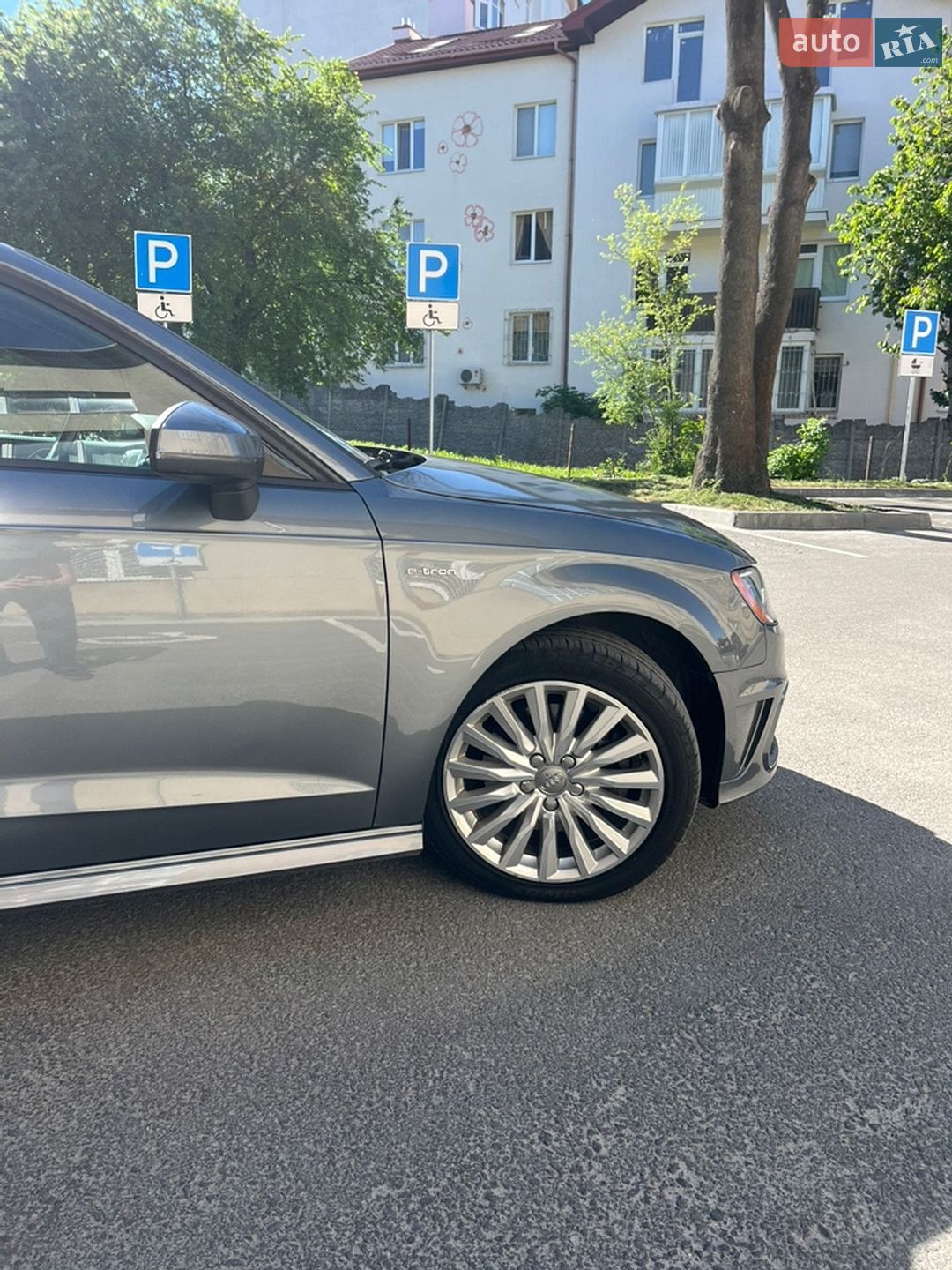 Audi A3 2015 VIN WAUUPBFF2GA092668 фото оголошення 4 з 19