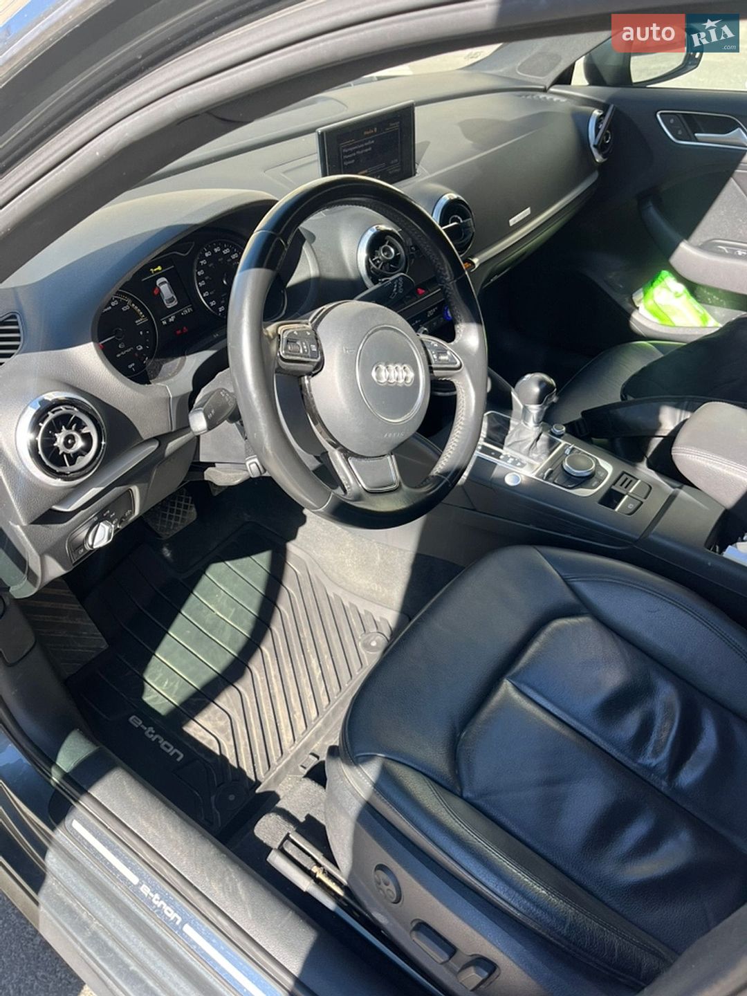 Audi A3 2015 VIN WAUUPBFF2GA092668 фото оголошення 12 з 19