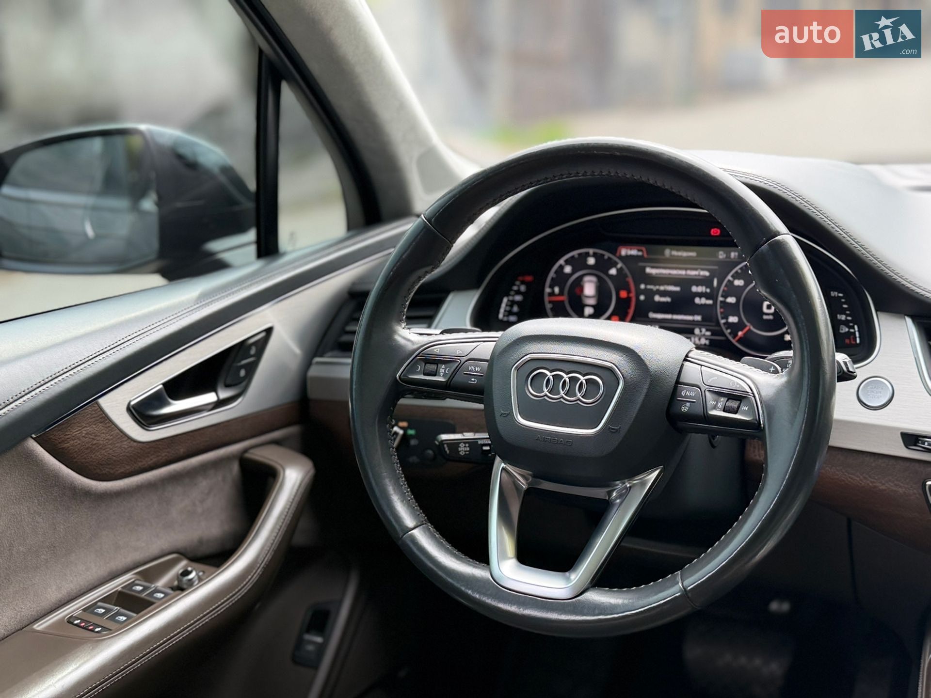 Audi Q7 2017 VIN WAUZZZ4M5JD017706 фото оголошення 17 з 33