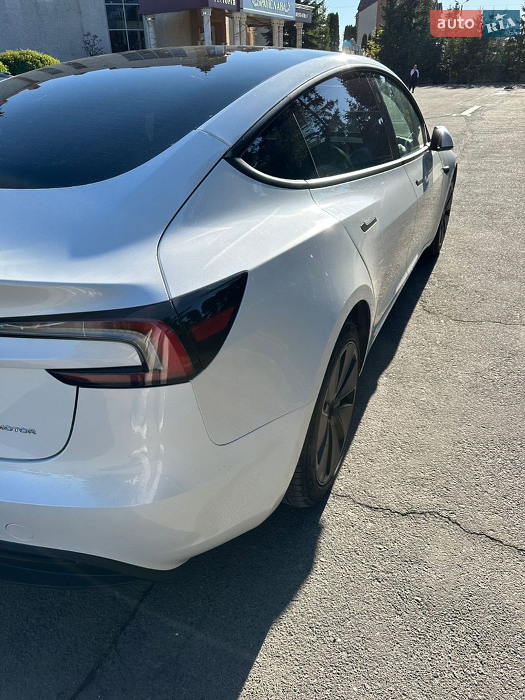 Tesla Model 3 2024 VIN 5YJ3E1EB0RF809818 фото оголошення 3 з 13