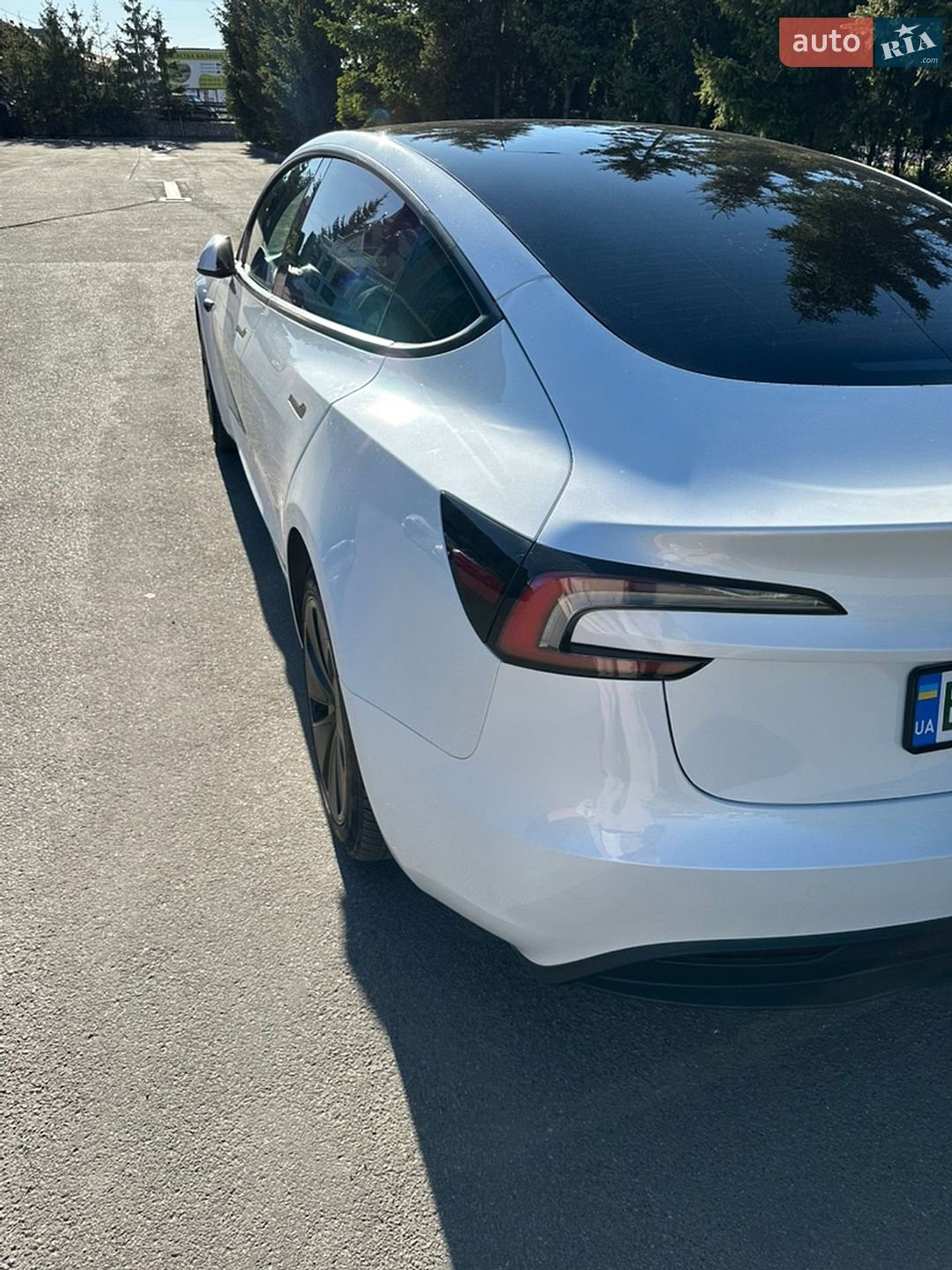 Tesla Model 3 2024 VIN 5YJ3E1EB0RF809818 фото оголошення 4 з 13