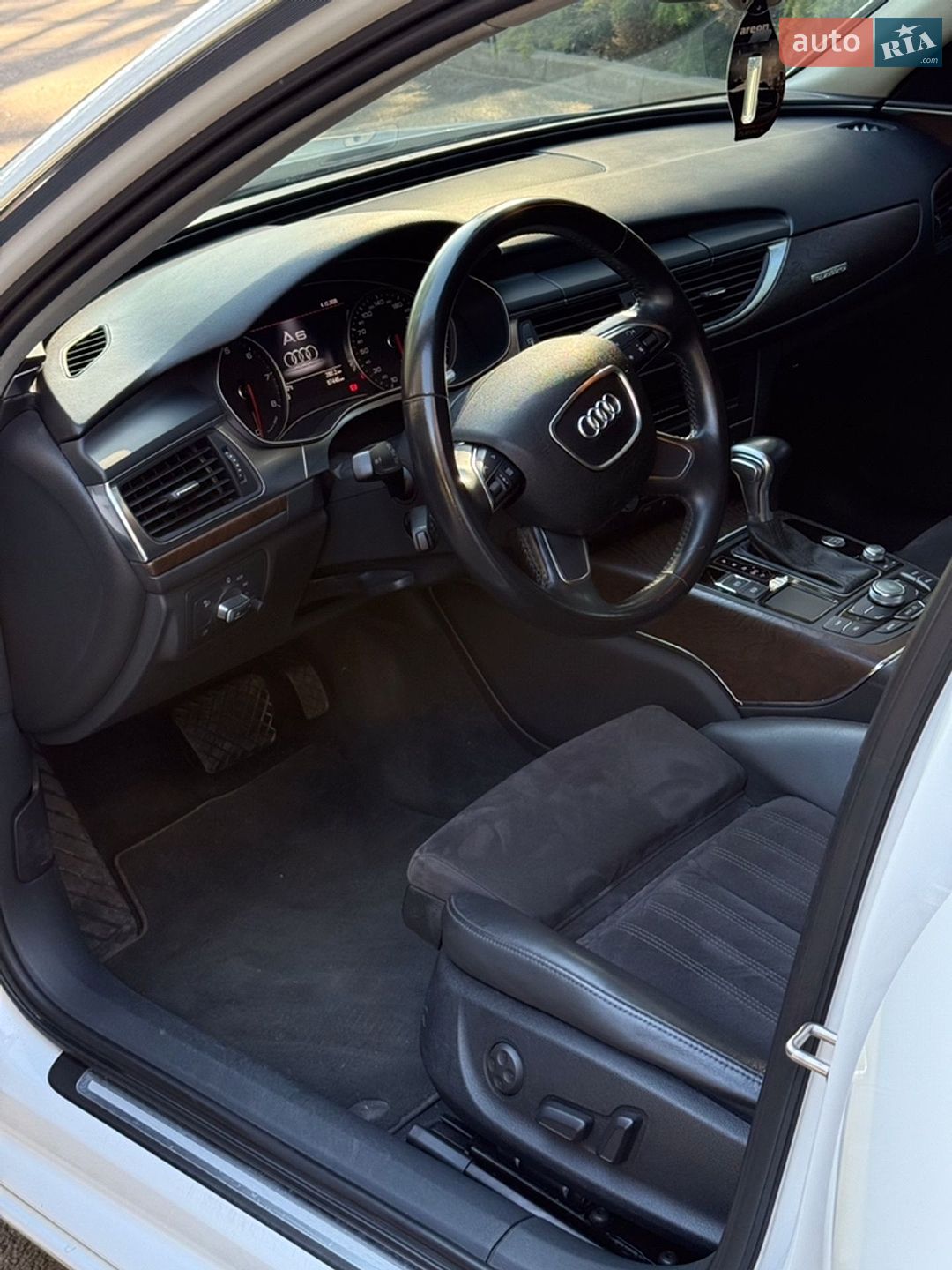 Audi A6 2013 VIN WAUZZZ4G9DN128946 фото оголошення 17 з 36