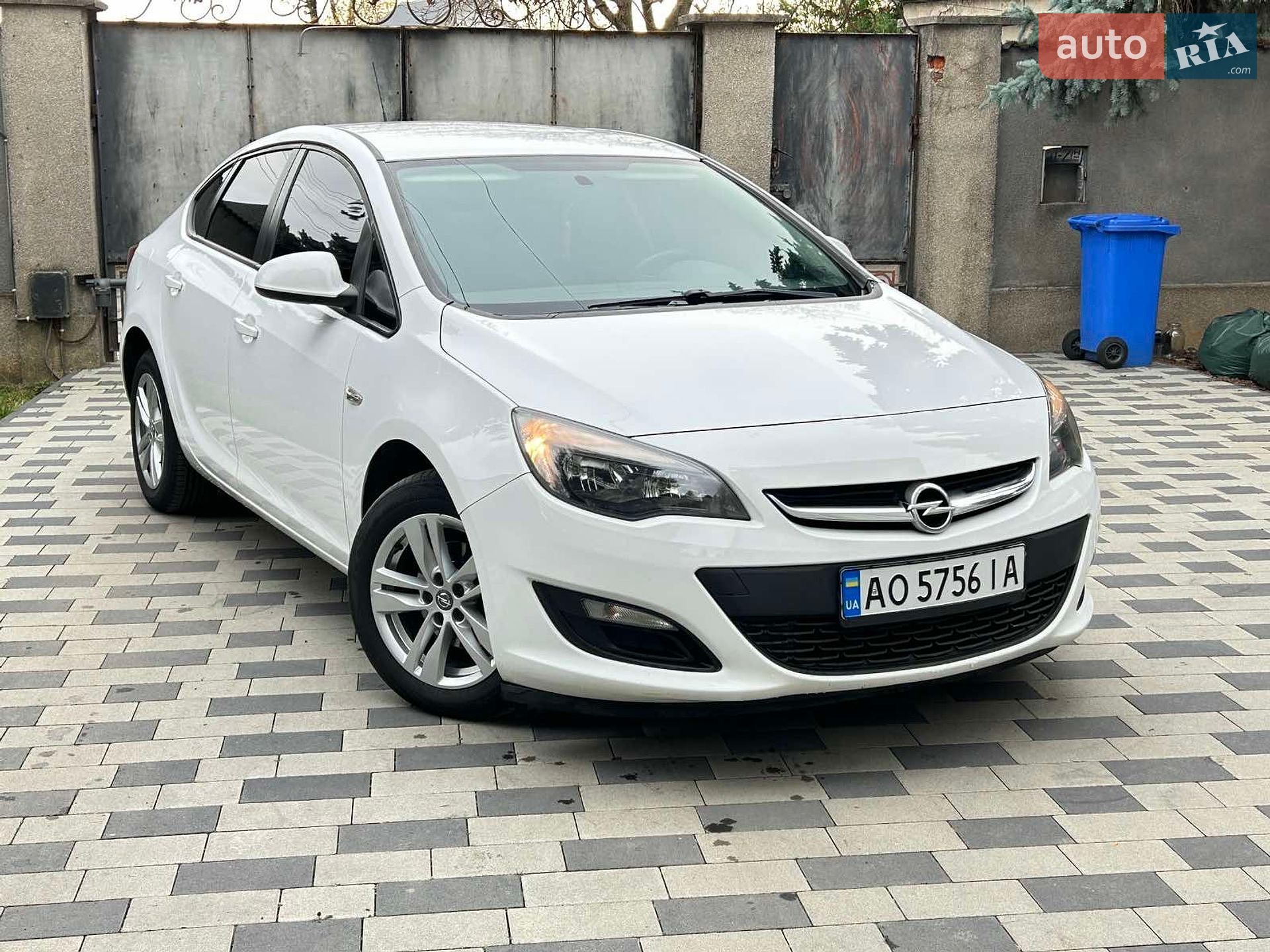 Opel Astra 2017 VIN W0LPD5E4XHG103780 фото оголошення 2 з 11