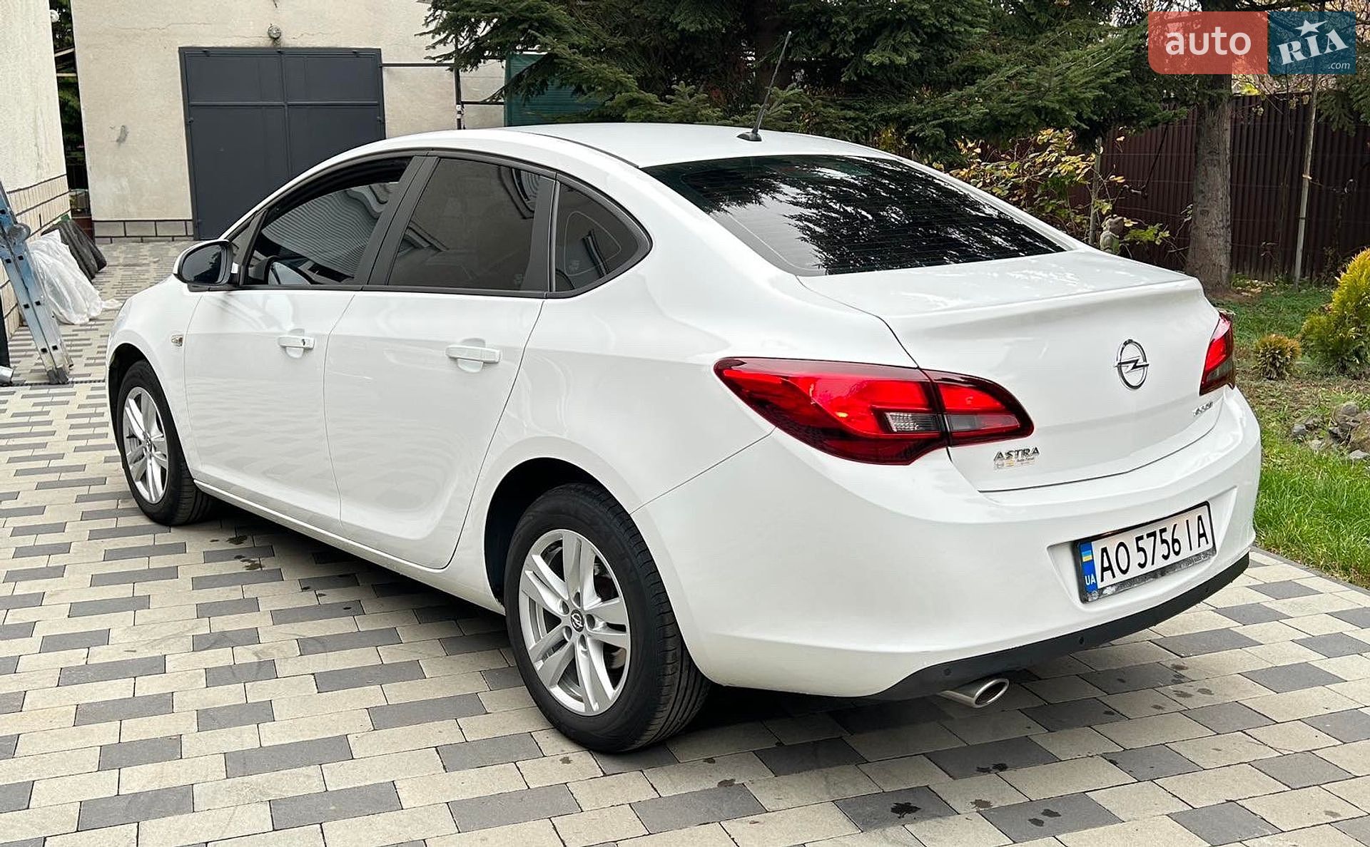 Opel Astra 2017 VIN W0LPD5E4XHG103780 фото оголошення 3 з 11