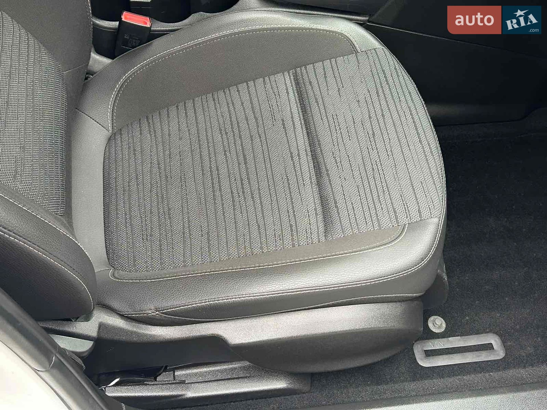 Opel Astra 2017 VIN W0LPD5E4XHG103780 фото оголошення 4 з 11